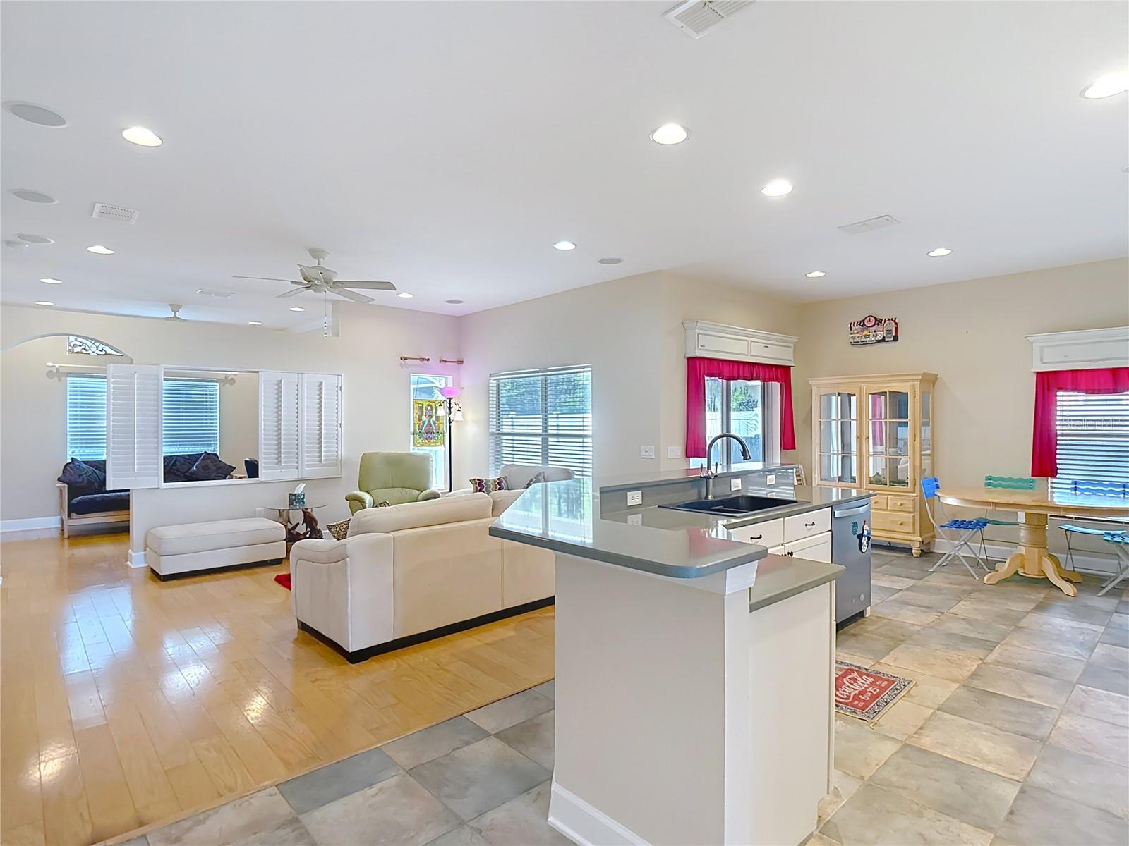 Listing photo id 14 for 12152 Southbridge Terrace