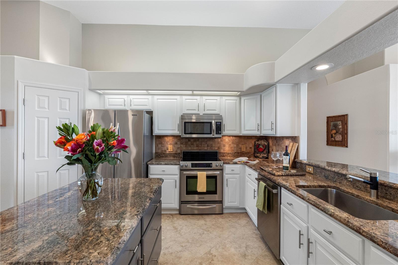 Image 10 of 48 For 804 Charles Boulevard