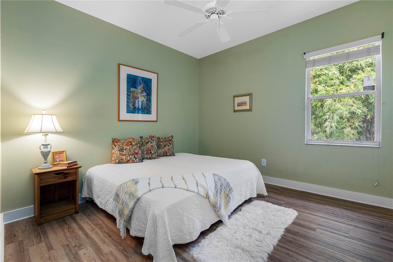 Image 21 of 48 For 804 Charles Boulevard