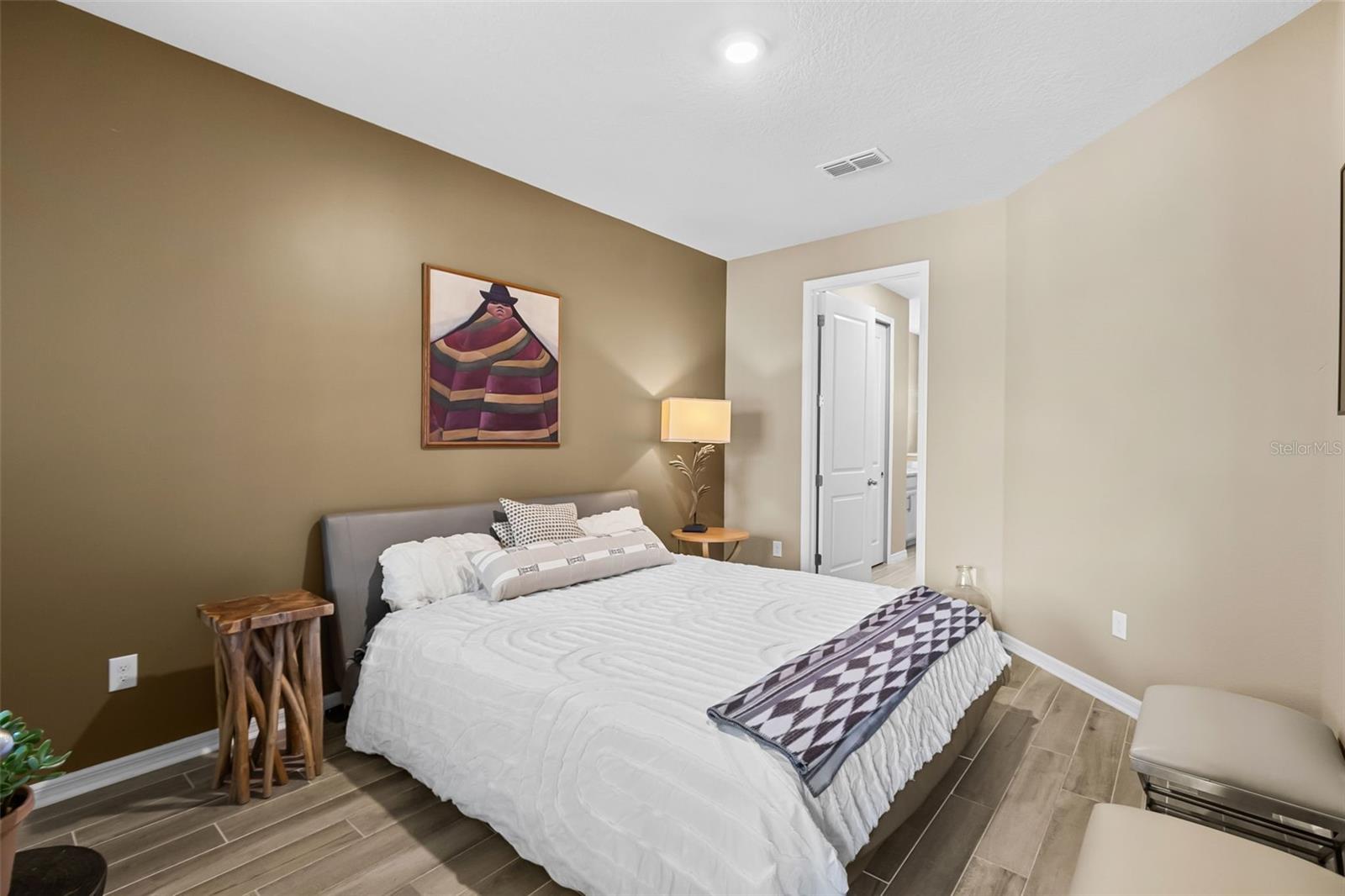 Image 16 of 44 For 5293 Neil Drive