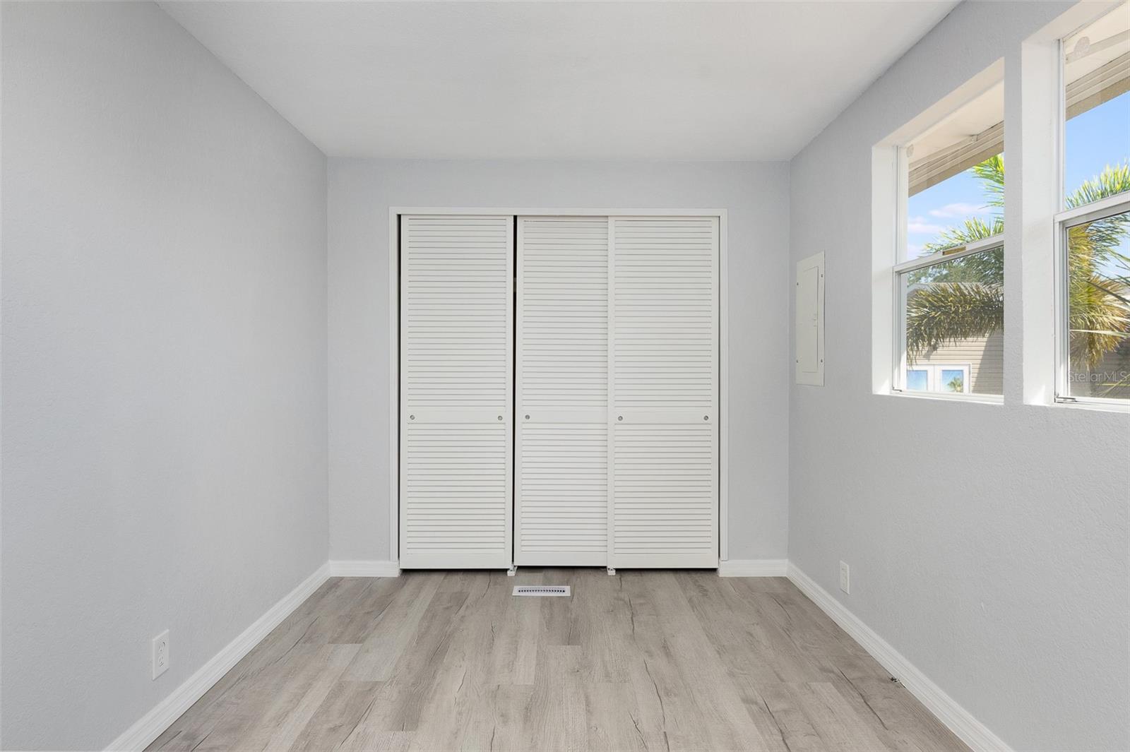 Image 10 of 26 For 460 Mount Oak Avenue Ne 745