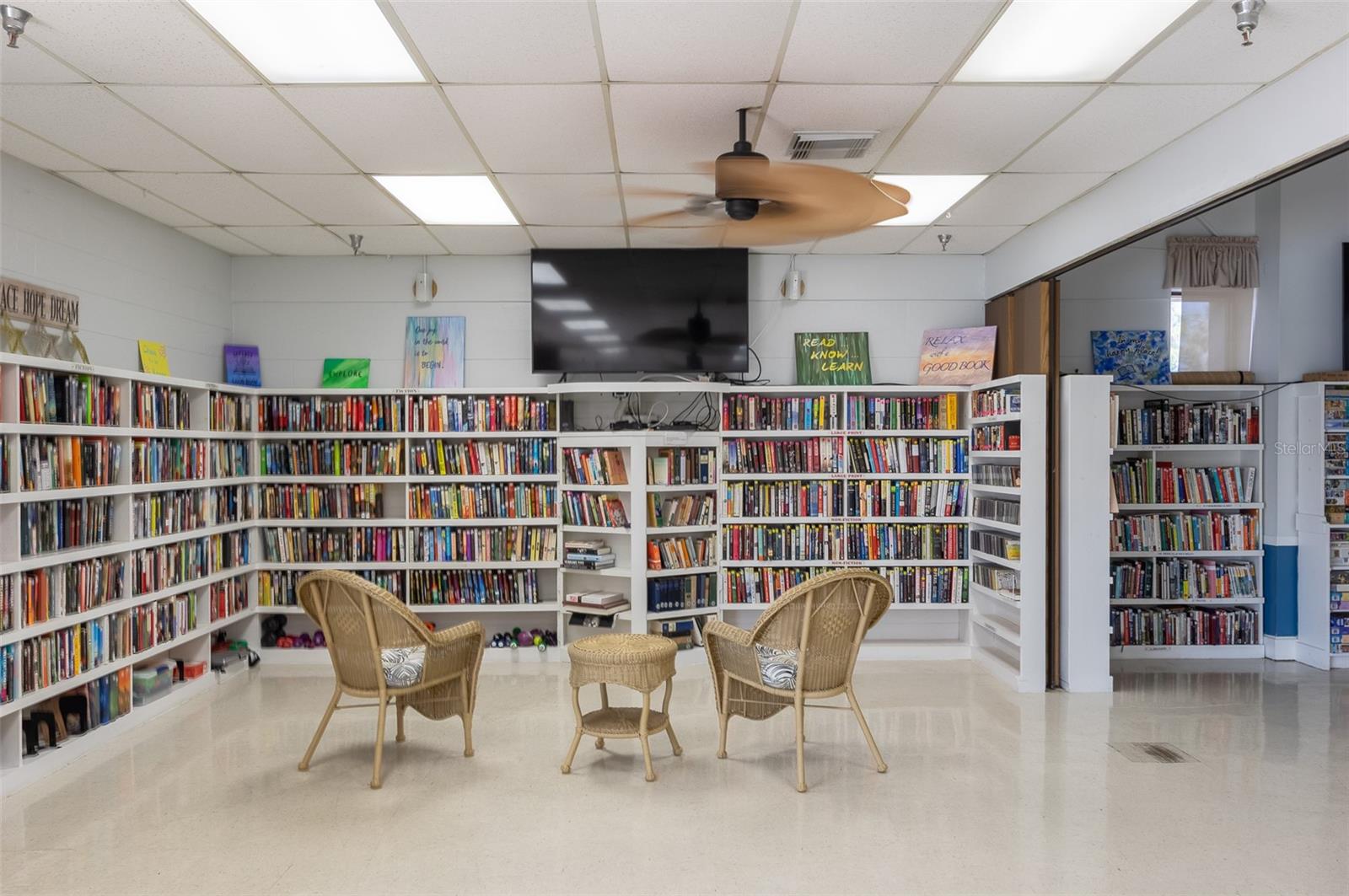 Image 22 of 26 For 460 Mount Oak Avenue Ne 745