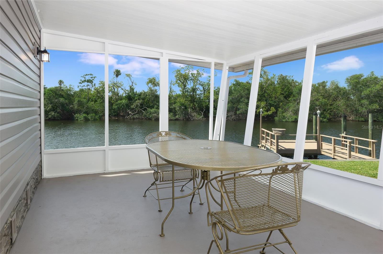 Image 3 of 26 For 460 Mount Oak Avenue Ne 745