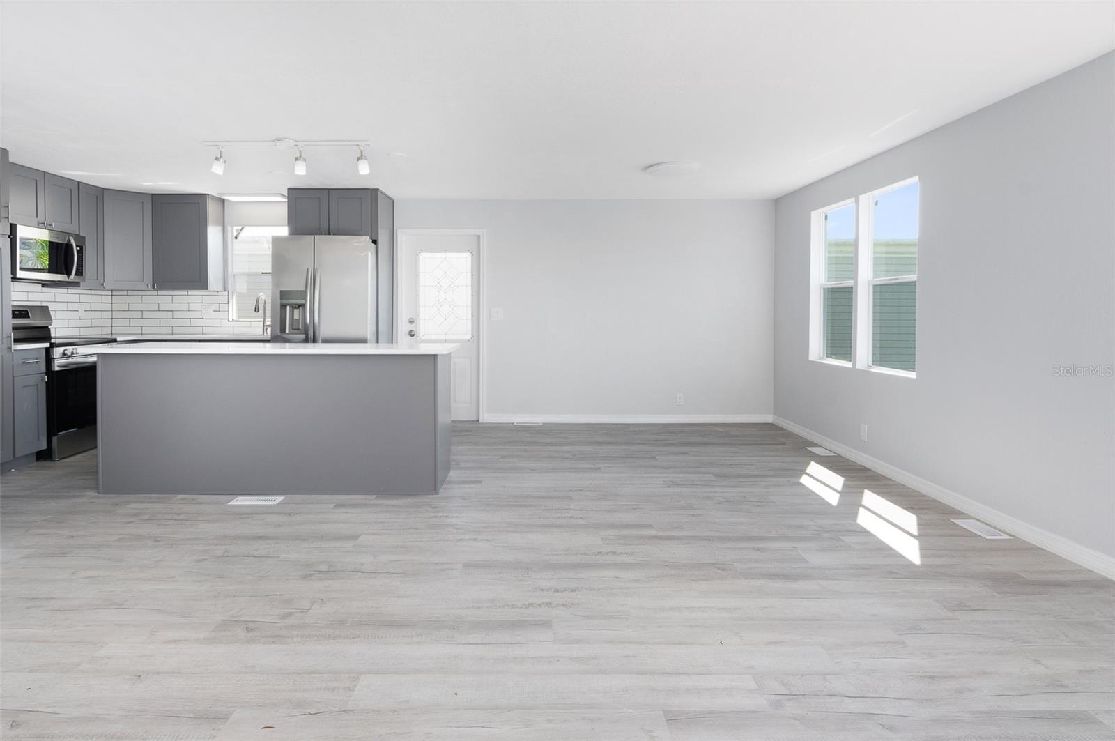 Image 5 of 26 For 460 Mount Oak Avenue Ne 745