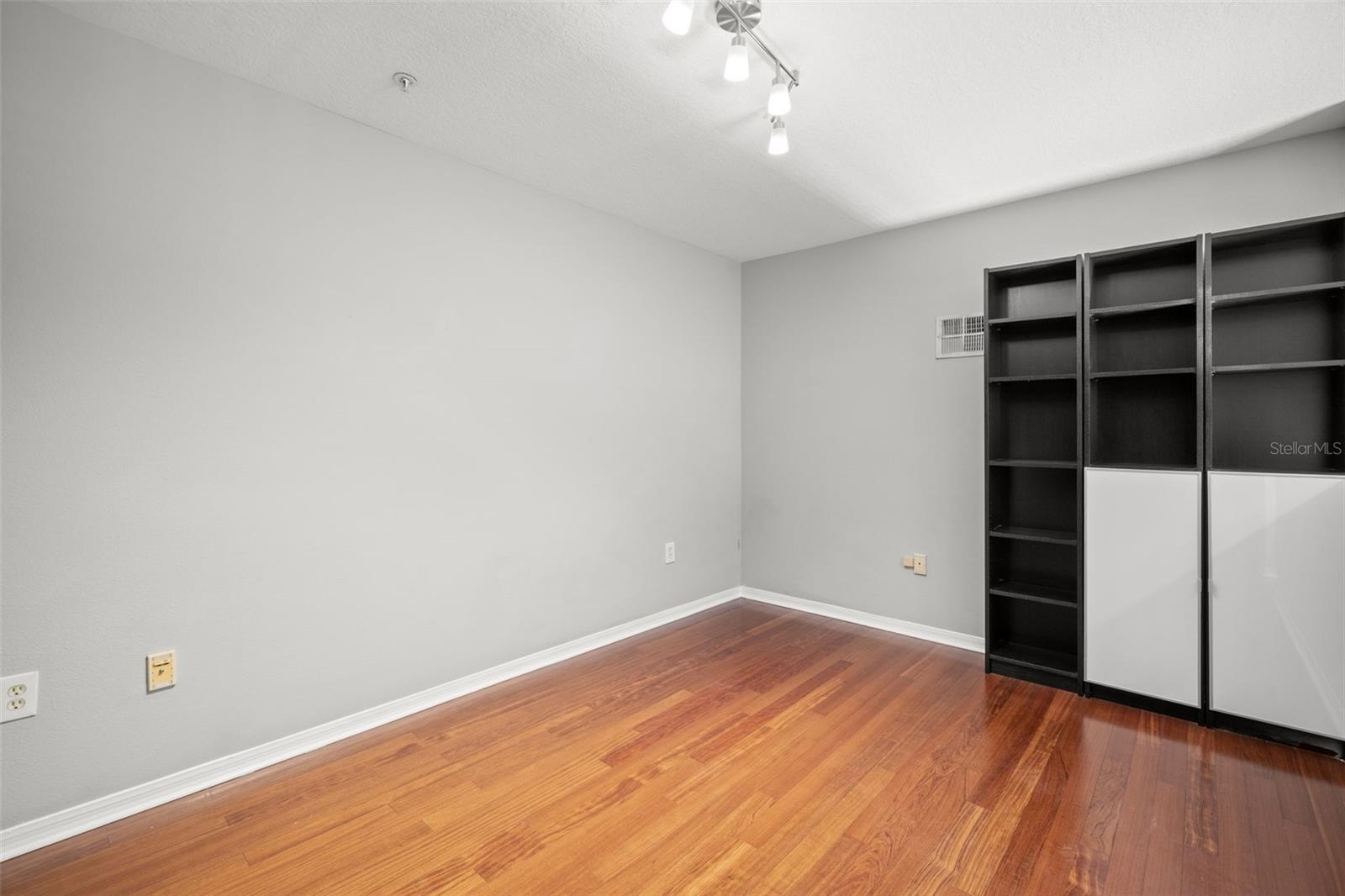 Image 18 of 40 For 501 Knights Run Avenue 2314