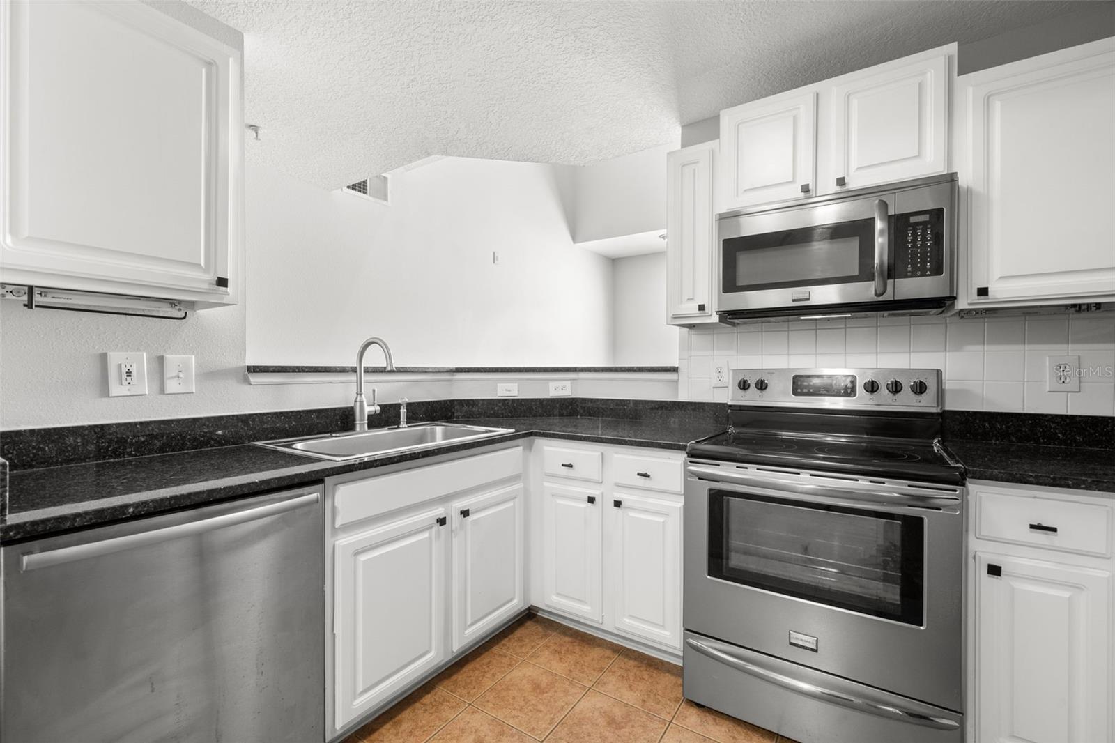 Image 6 of 40 For 501 Knights Run Avenue 2314