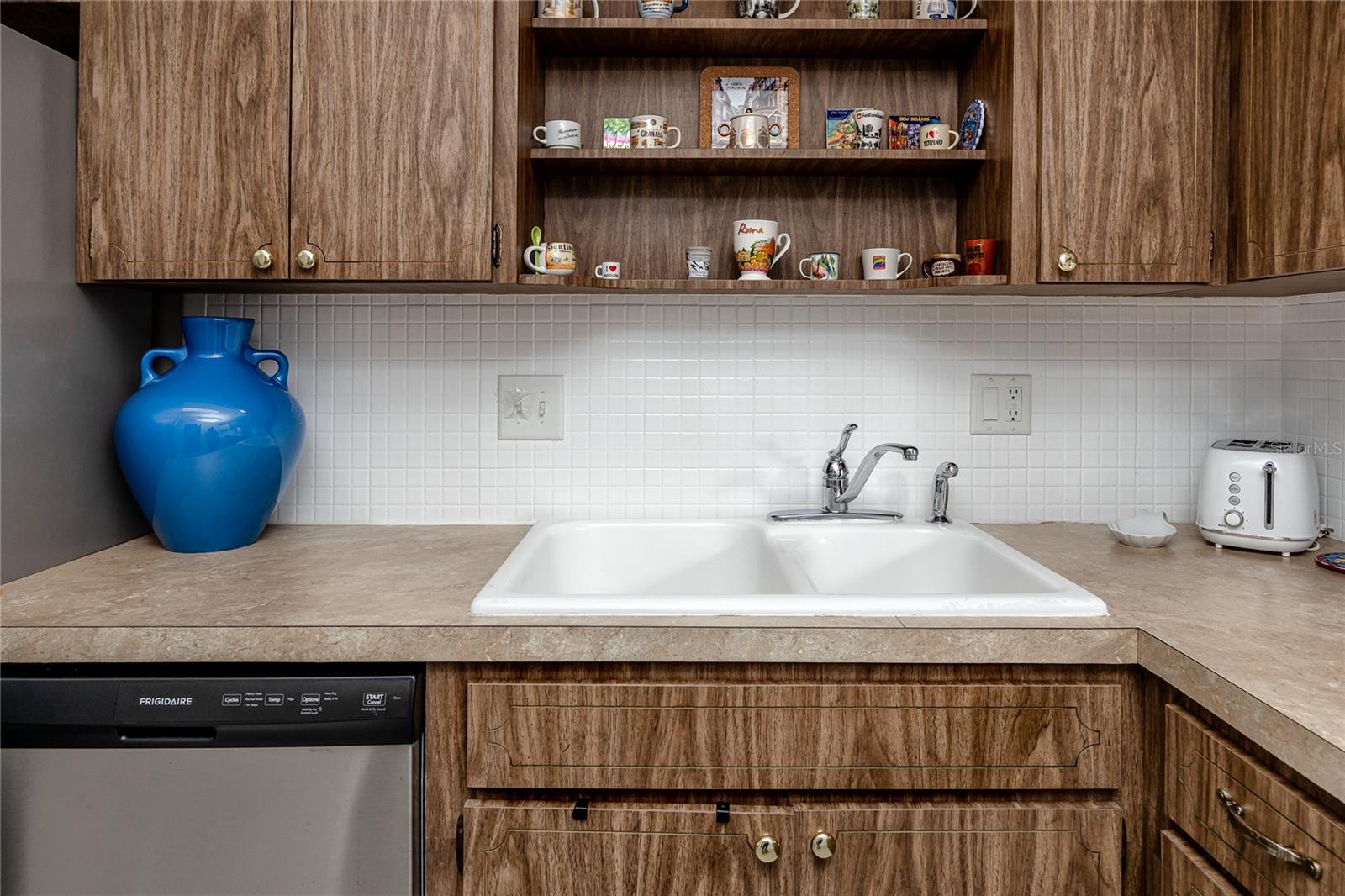 Image 14 of 50 For 8651 10th Street N 118