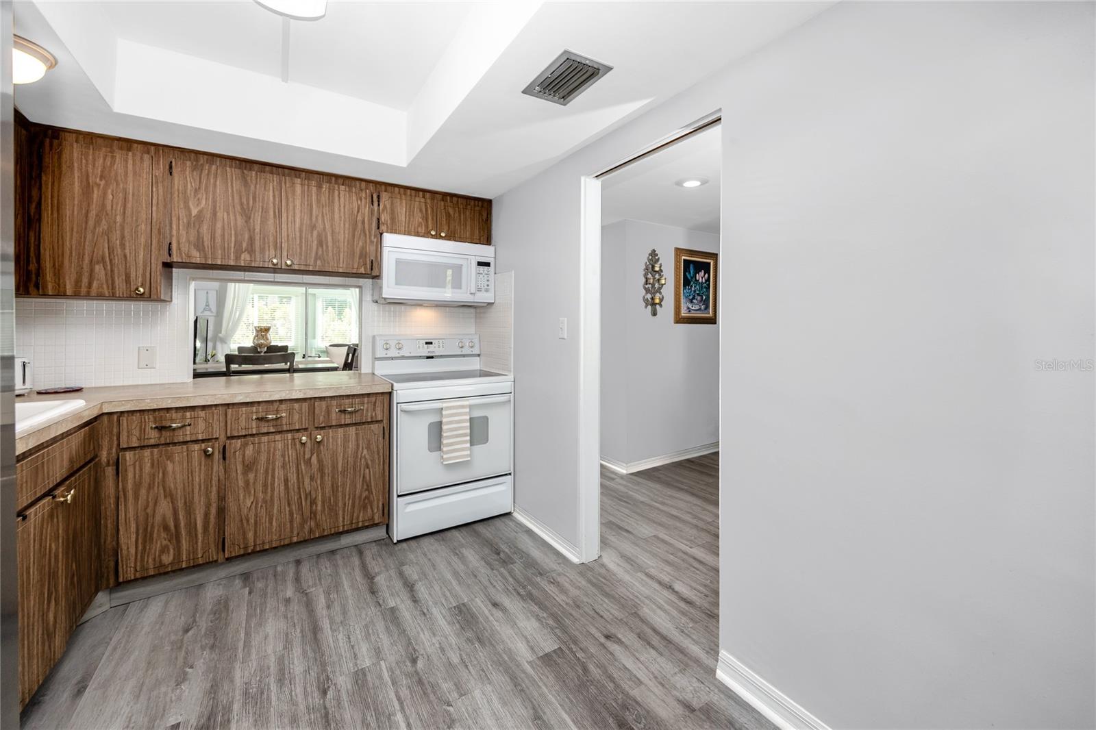 Image 16 of 50 For 8651 10th Street N 118