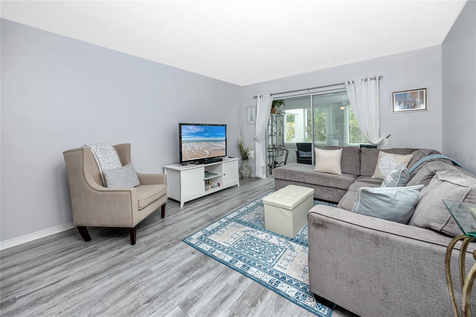 Image 21 of 50 For 8651 10th Street N 118