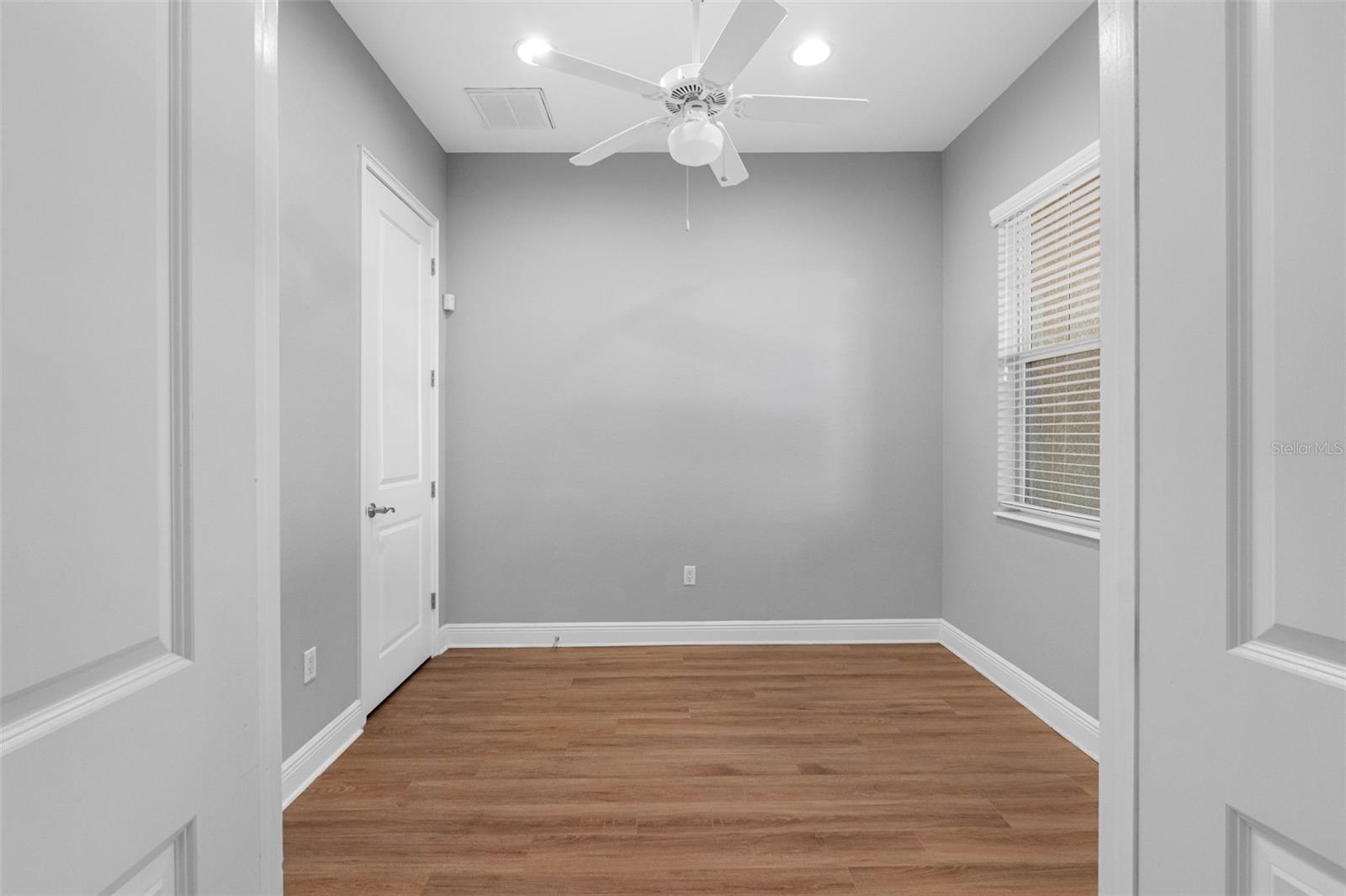 Image 7 of 54 For 5902 Printery Street 102