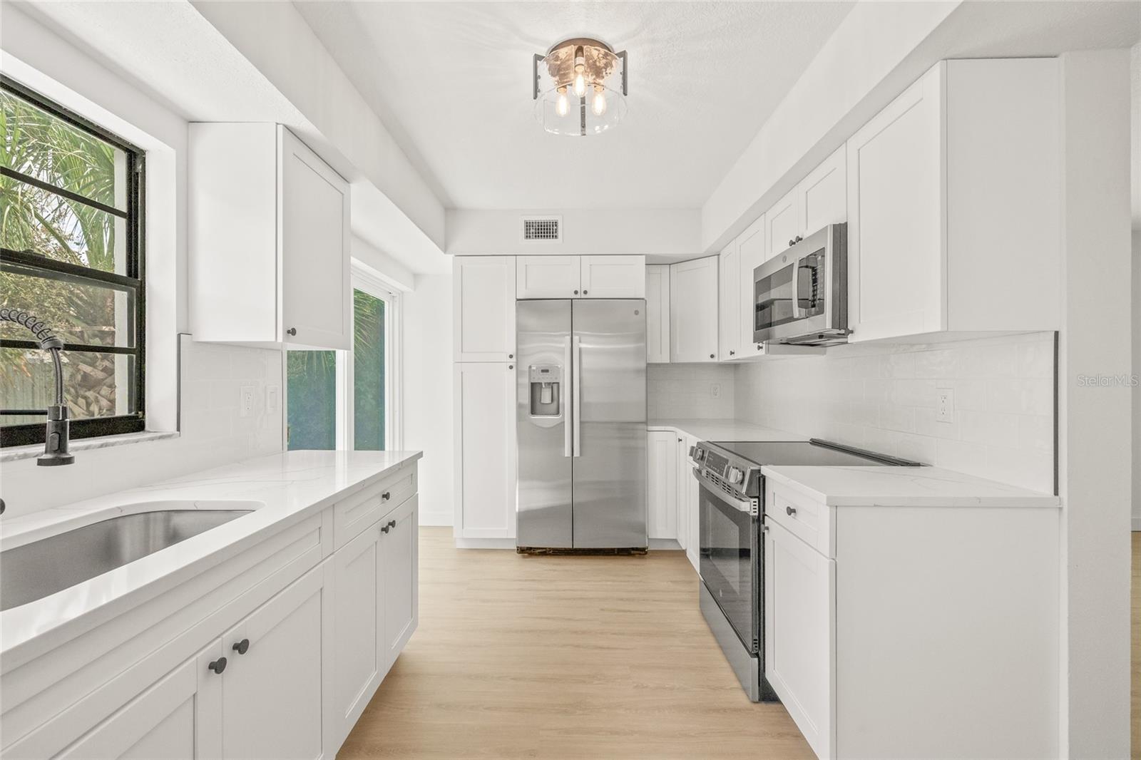Image 12 of 53 For 11379 Brookgreen Drive