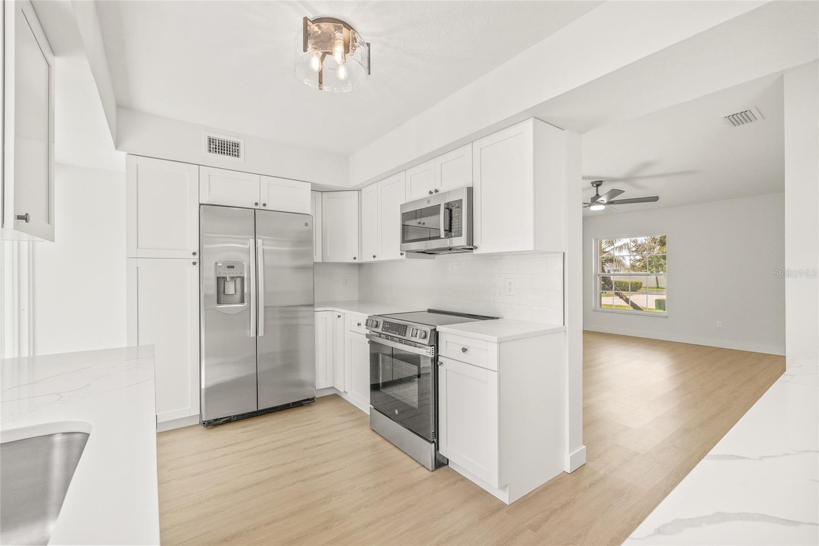Image 13 of 53 For 11379 Brookgreen Drive