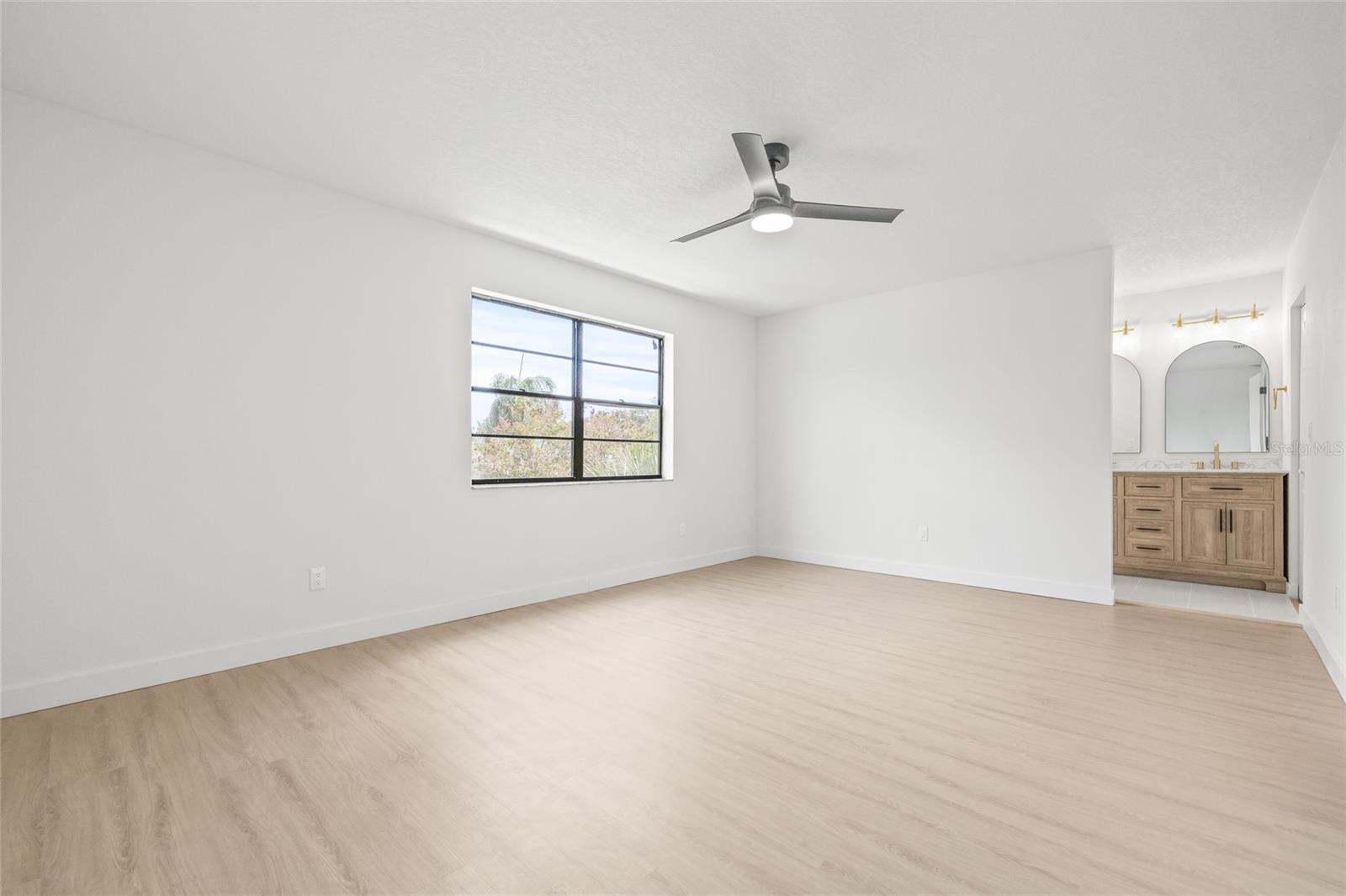Image 22 of 53 For 11379 Brookgreen Drive