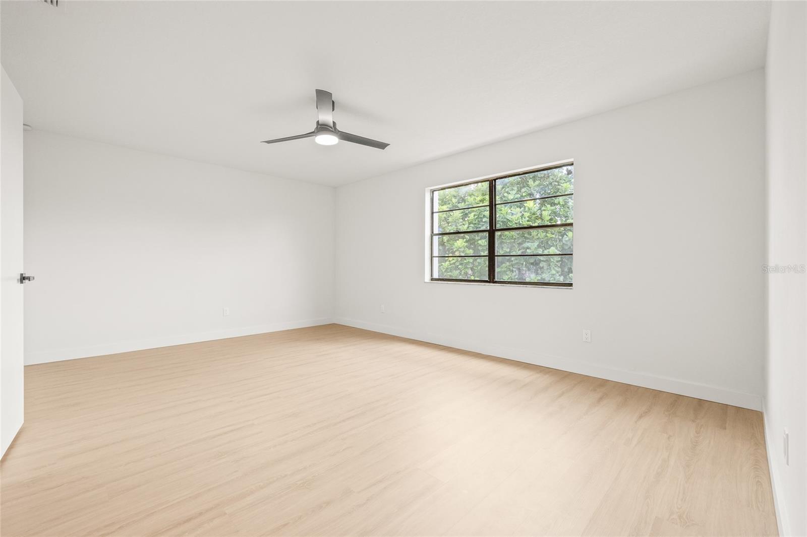 Image 23 of 53 For 11379 Brookgreen Drive