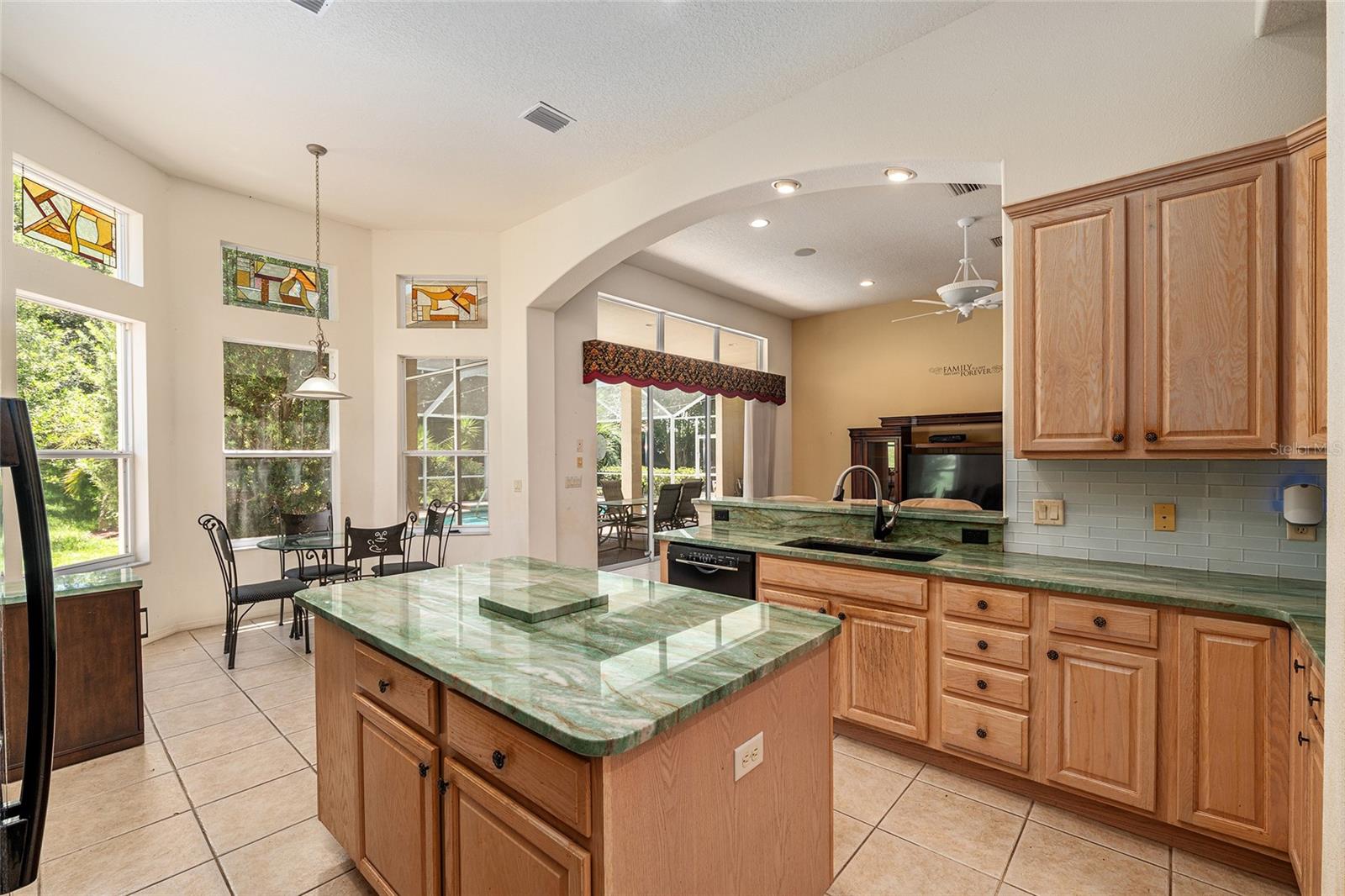 Image 14 of 90 For 932 Rollingwood Court