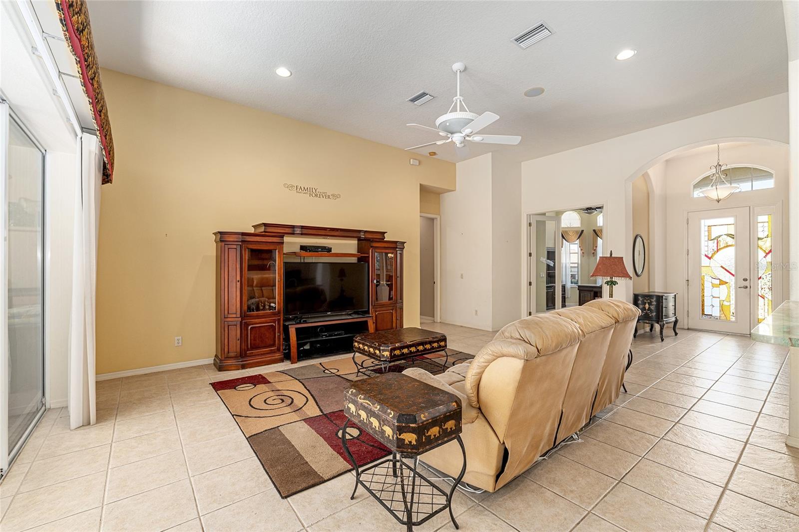 Image 22 of 90 For 932 Rollingwood Court