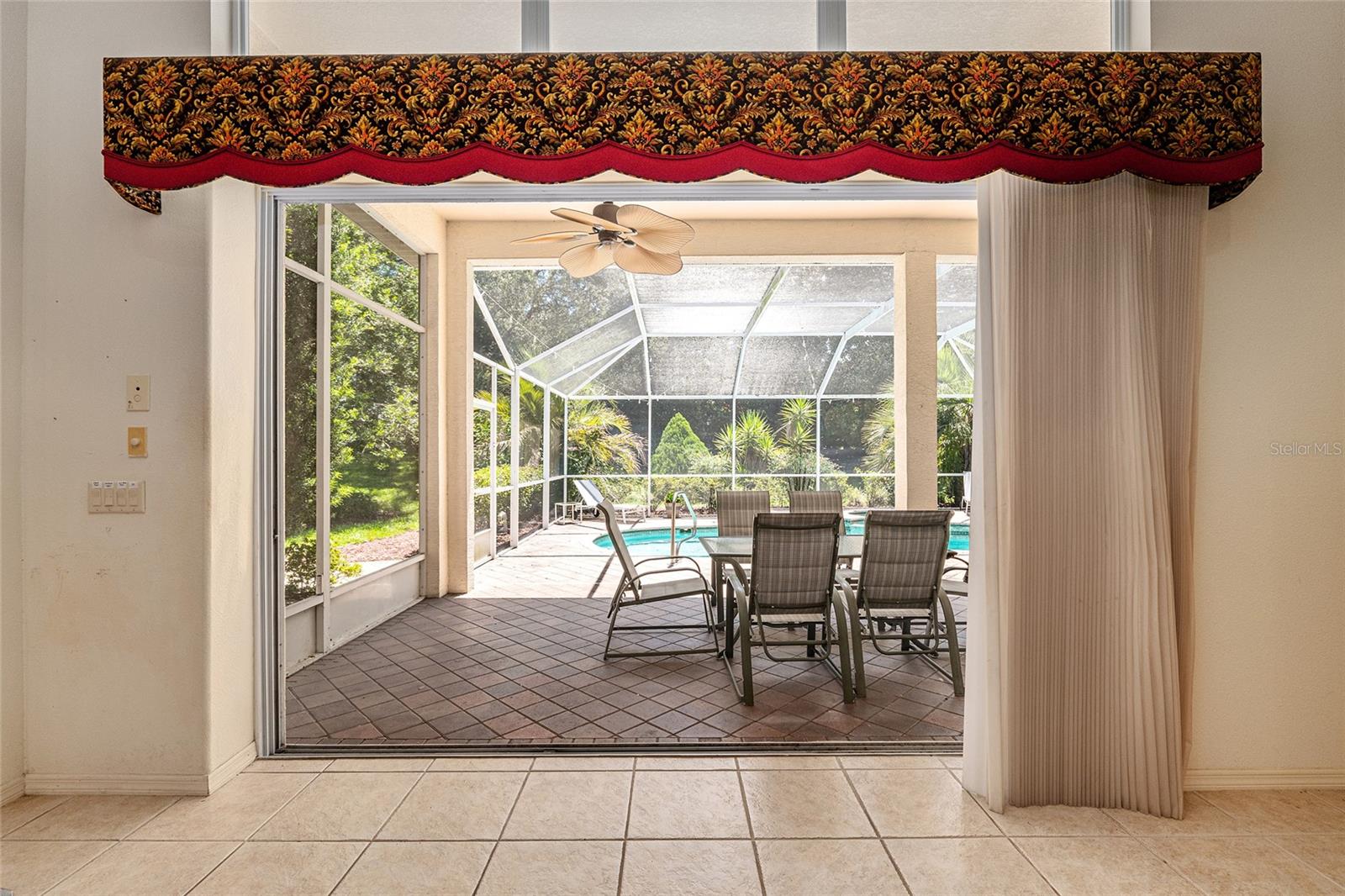 Image 25 of 90 For 932 Rollingwood Court