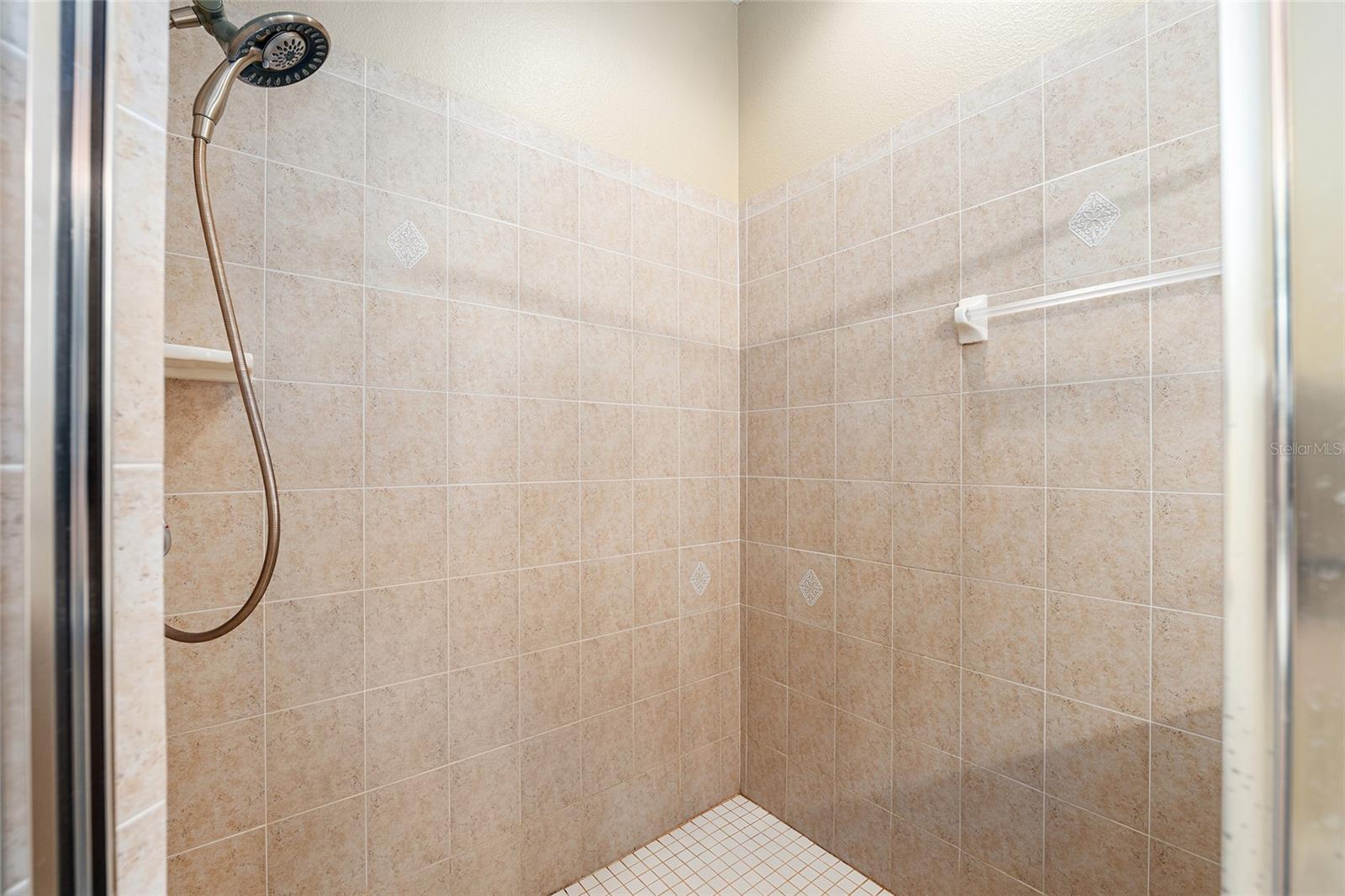 Image 35 of 90 For 932 Rollingwood Court
