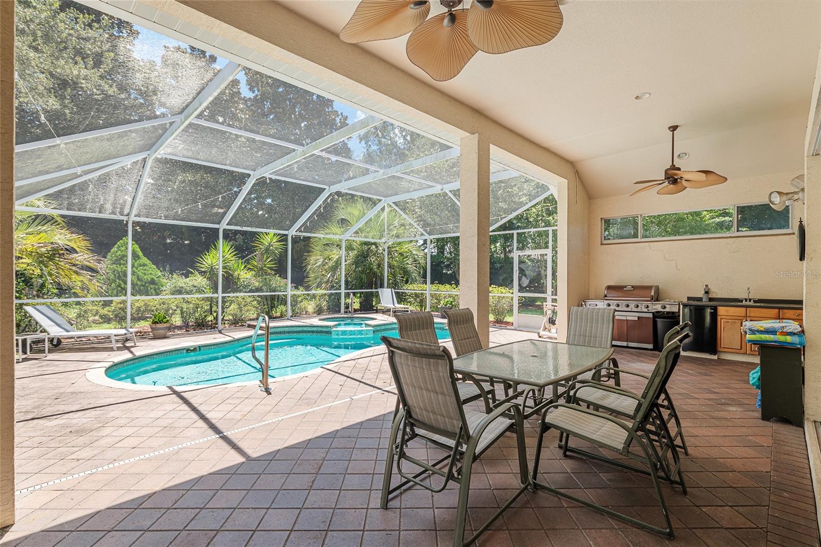 Image 38 of 90 For 932 Rollingwood Court