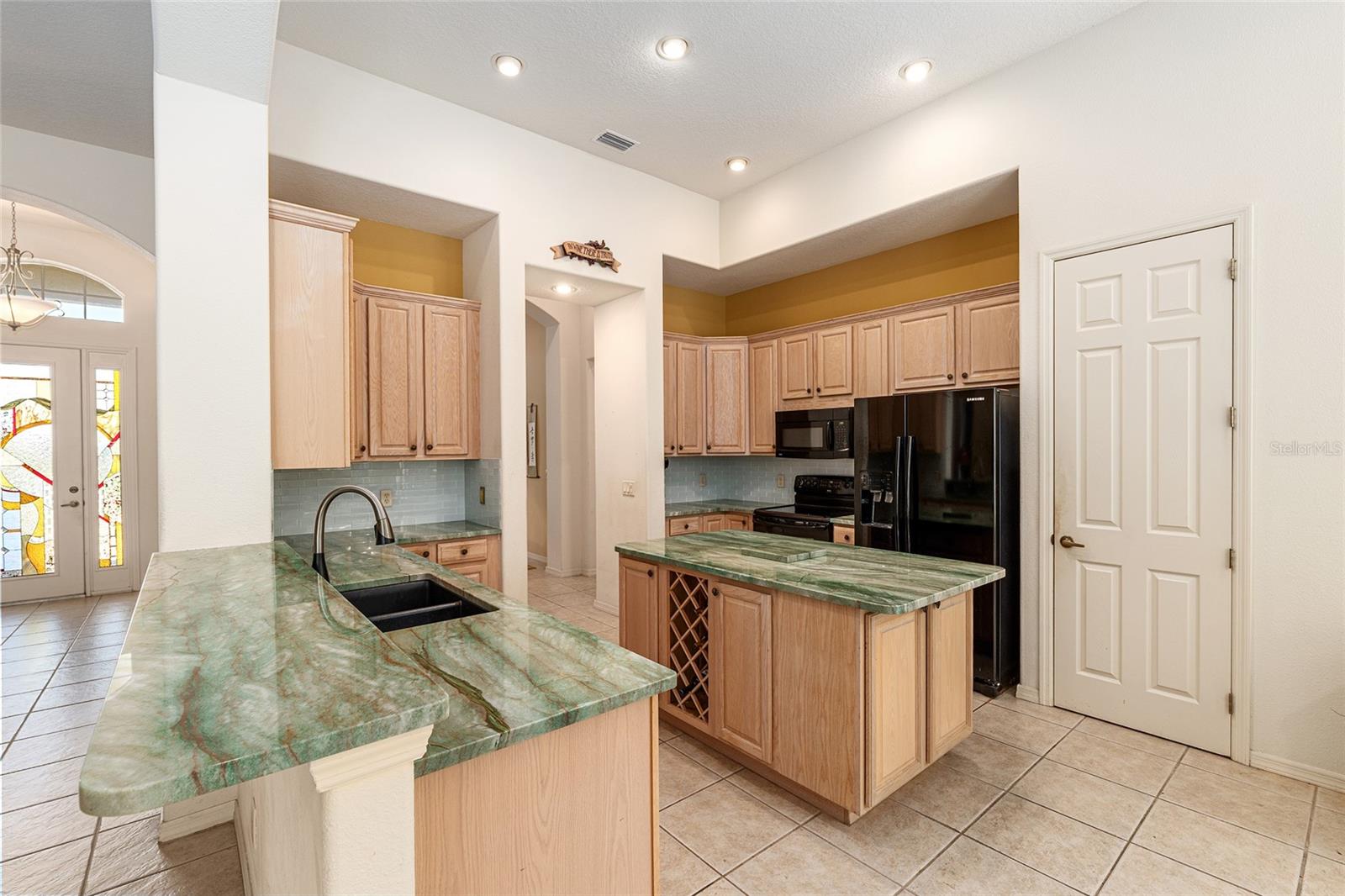 Image 9 of 90 For 932 Rollingwood Court