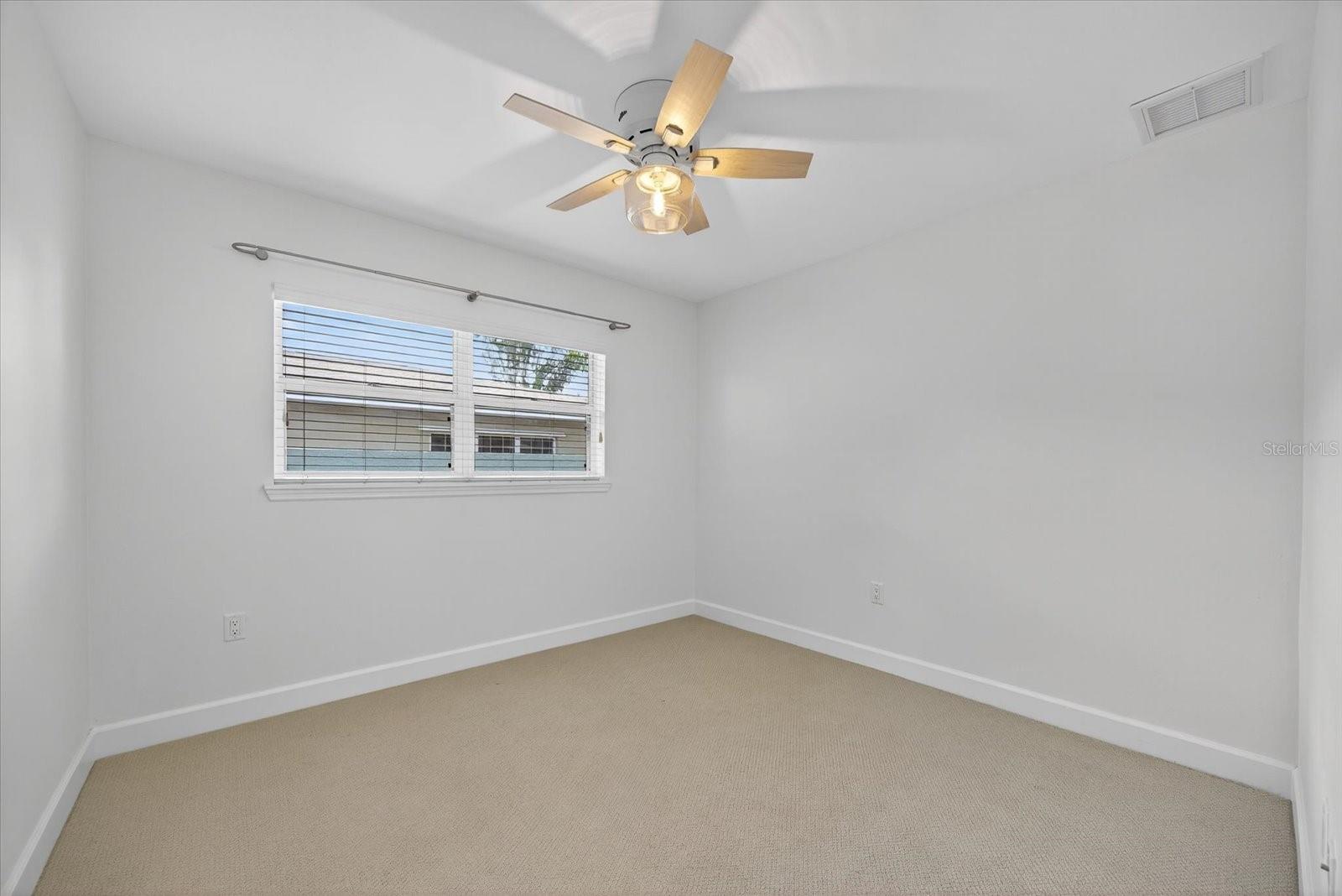 Image 18 of 35 For 3832 10th Street Ne