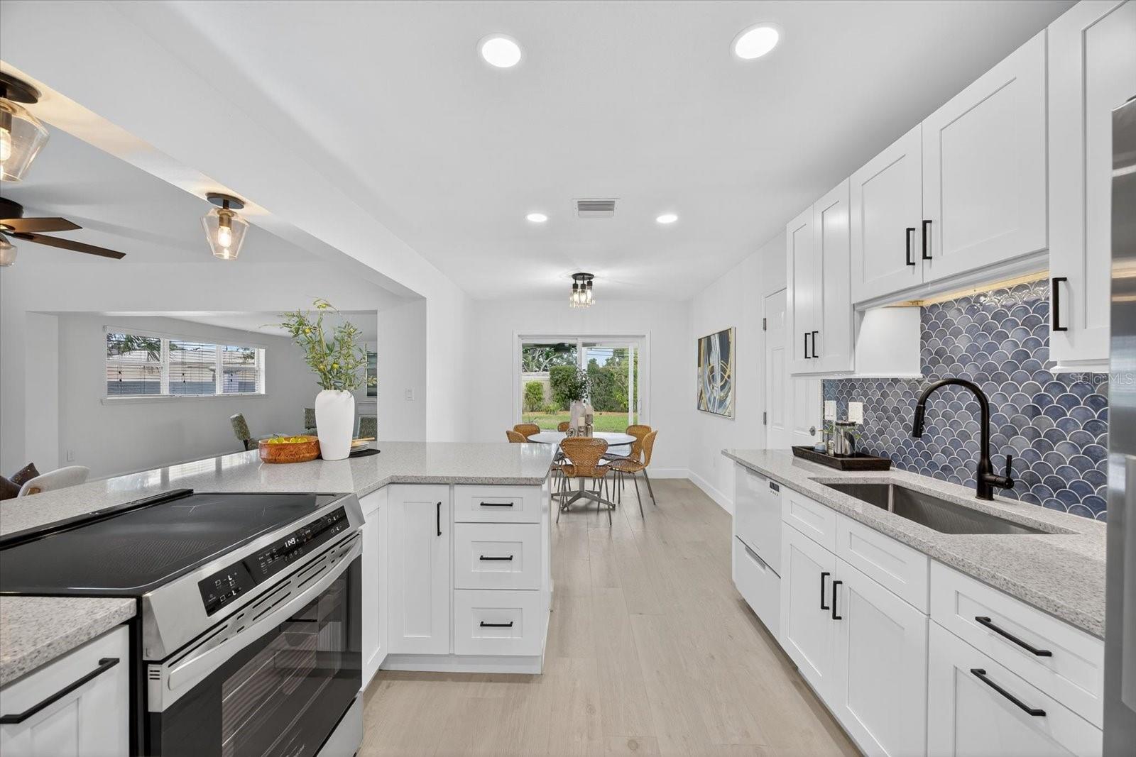 Image 9 of 35 For 3832 10th Street Ne