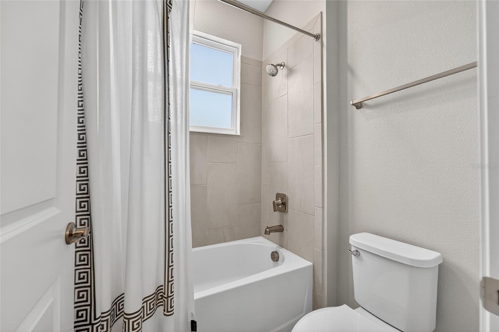 Image 17 of 46 For 5961 Blakeney Loop