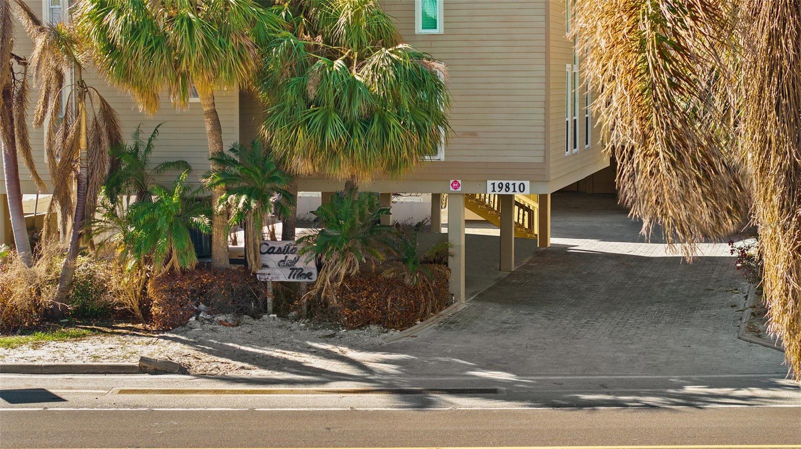 Image 14 of 50 For 19810 Gulf Boulevard 8