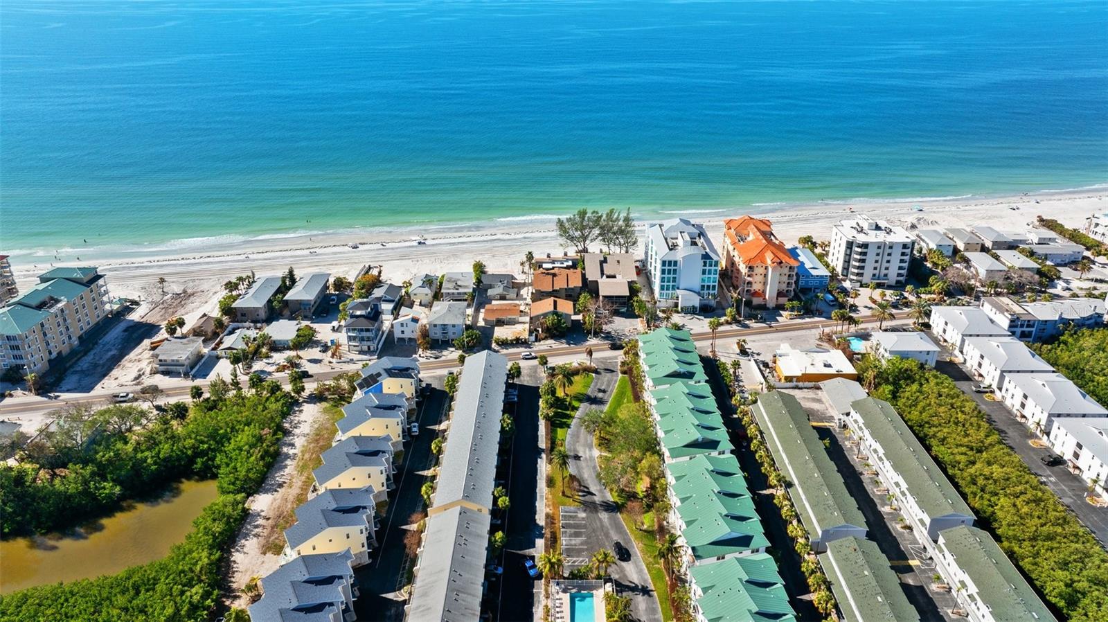 Image 3 of 50 For 19810 Gulf Boulevard 8