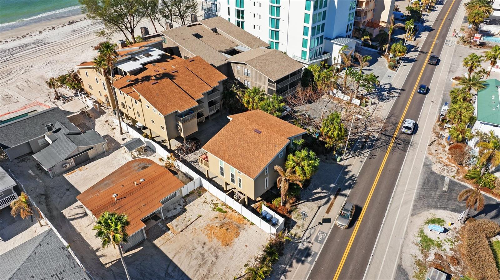 Image 5 of 50 For 19810 Gulf Boulevard 8