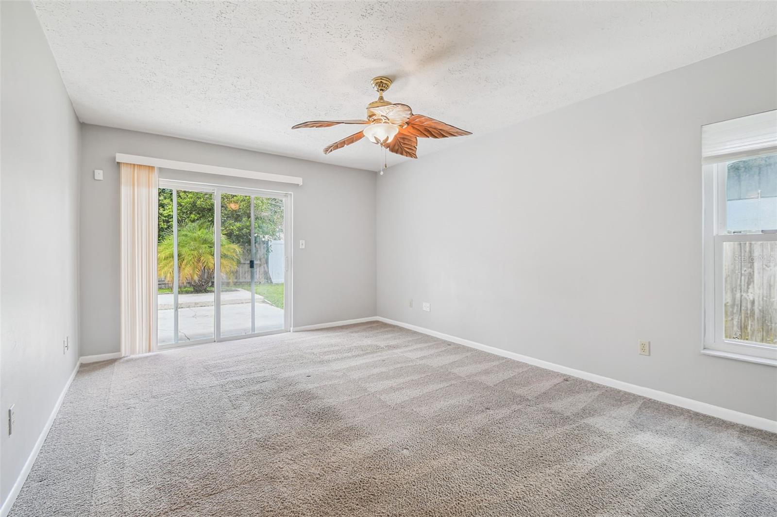Image 23 of 62 For 15908 Country Place
