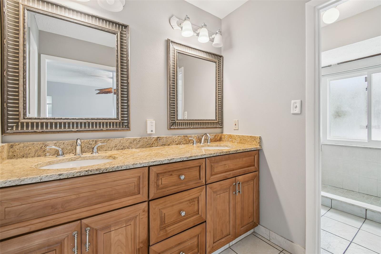 Image 27 of 62 For 15908 Country Place