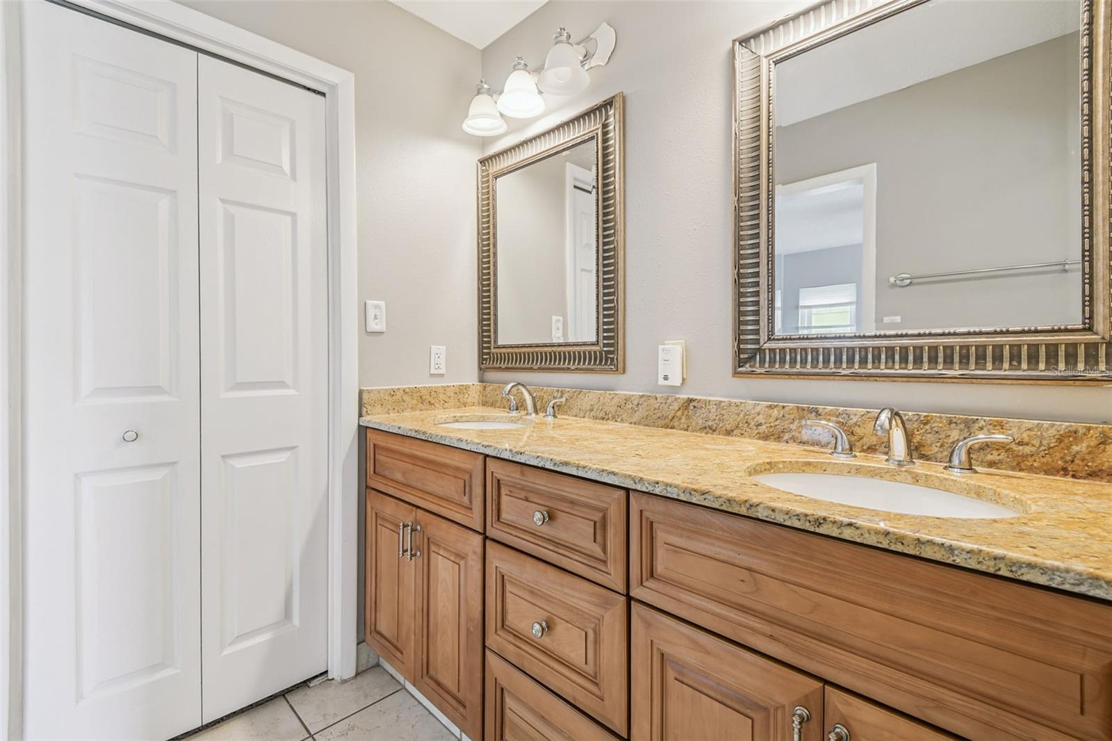 Image 28 of 62 For 15908 Country Place