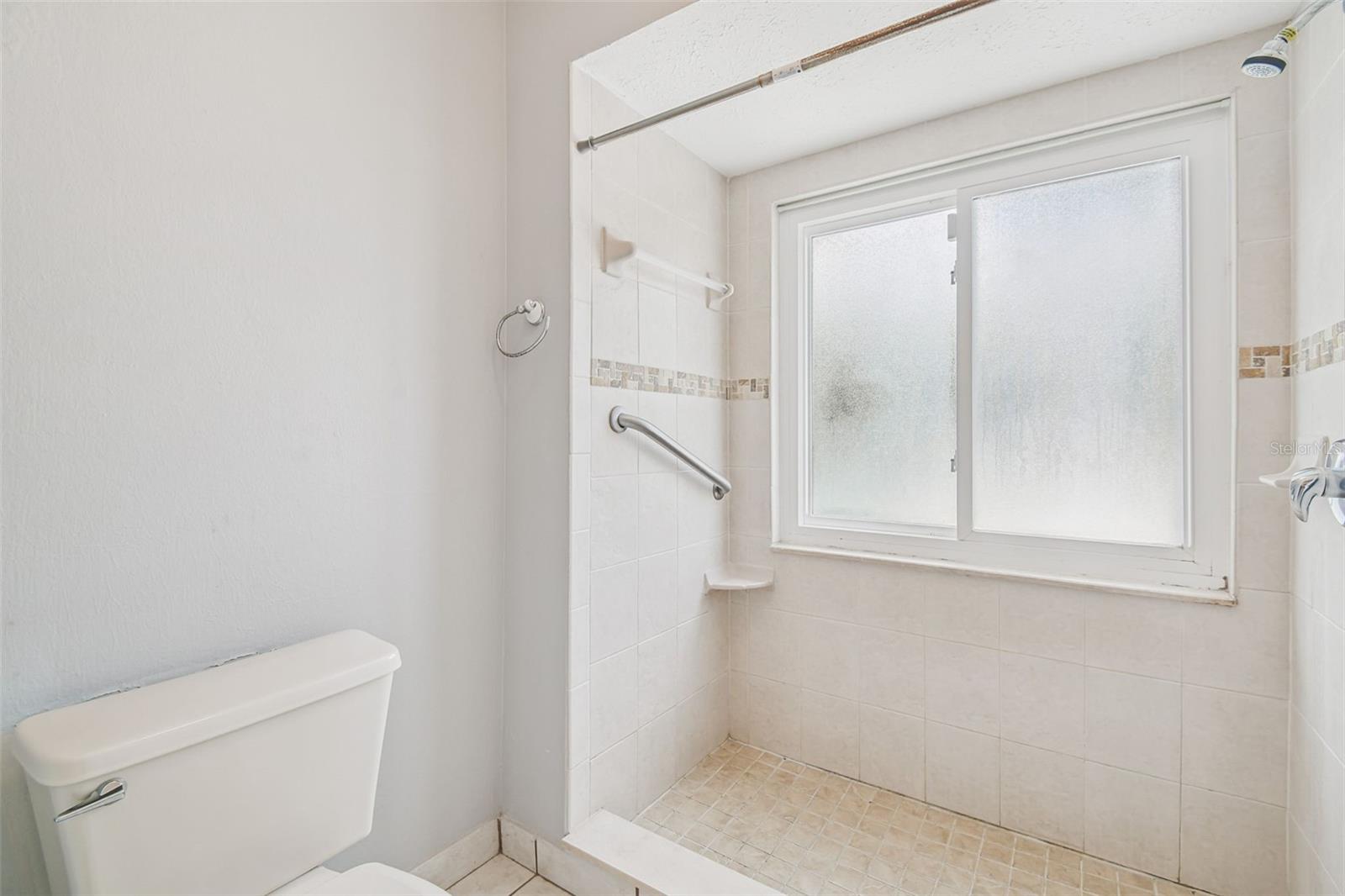 Image 29 of 62 For 15908 Country Place