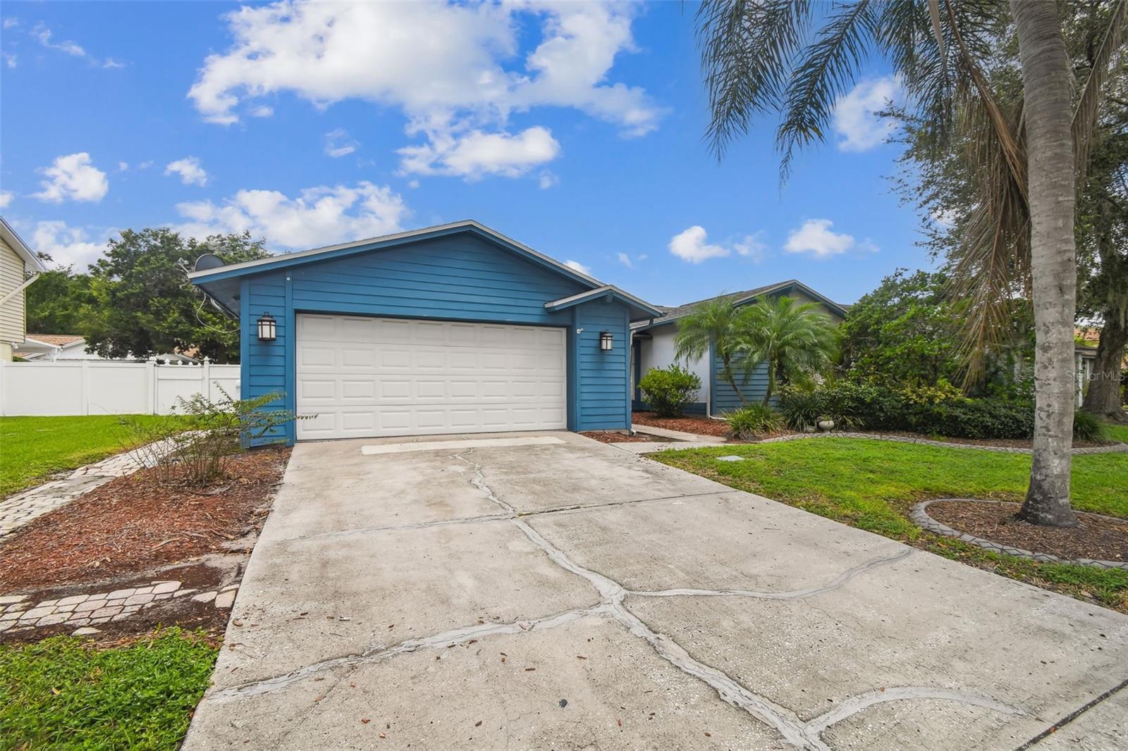 Image 3 of 62 For 15908 Country Place