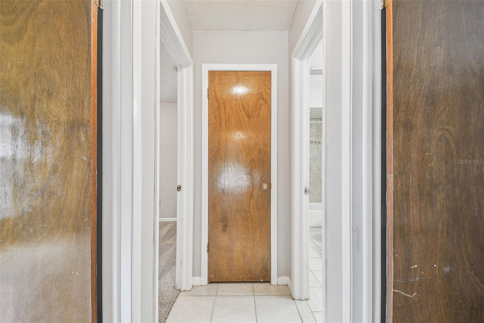 Image 30 of 62 For 15908 Country Place