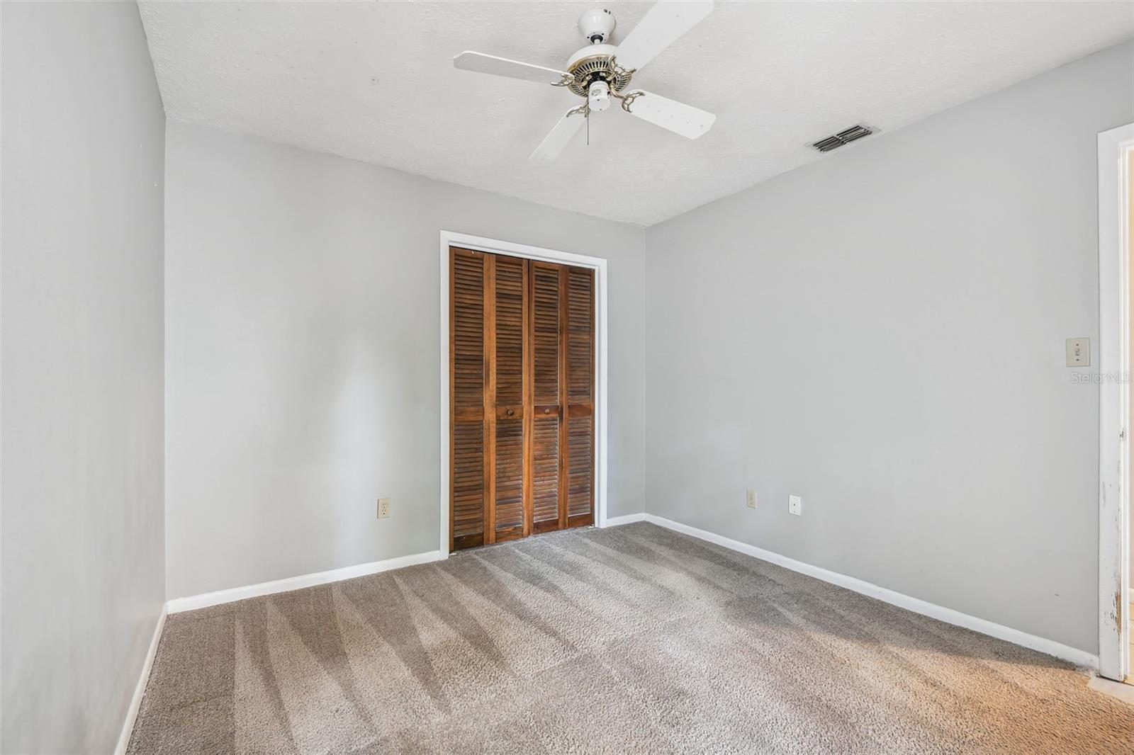 Image 33 of 62 For 15908 Country Place