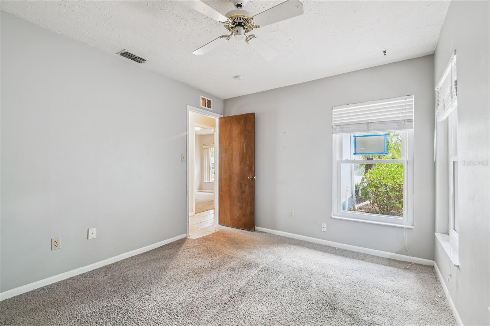 Image 34 of 62 For 15908 Country Place