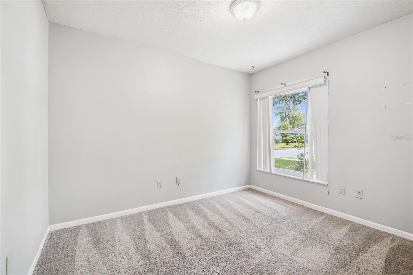 Image 38 of 62 For 15908 Country Place