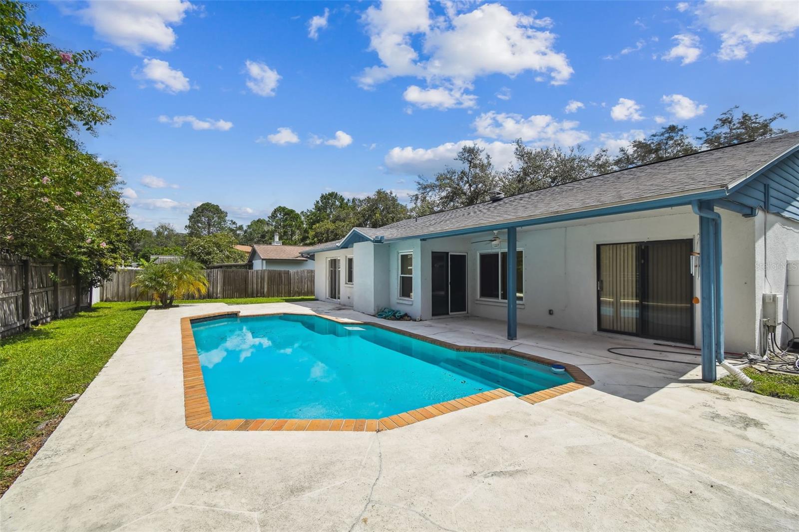 Image 42 of 62 For 15908 Country Place