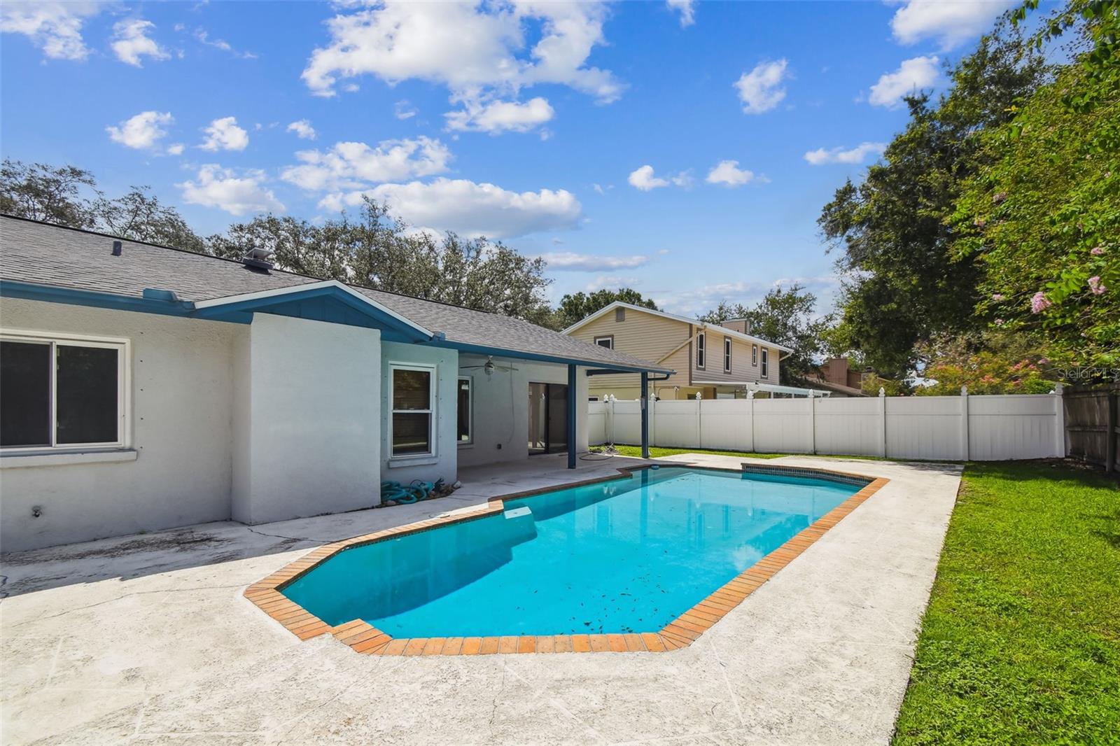 Image 45 of 62 For 15908 Country Place