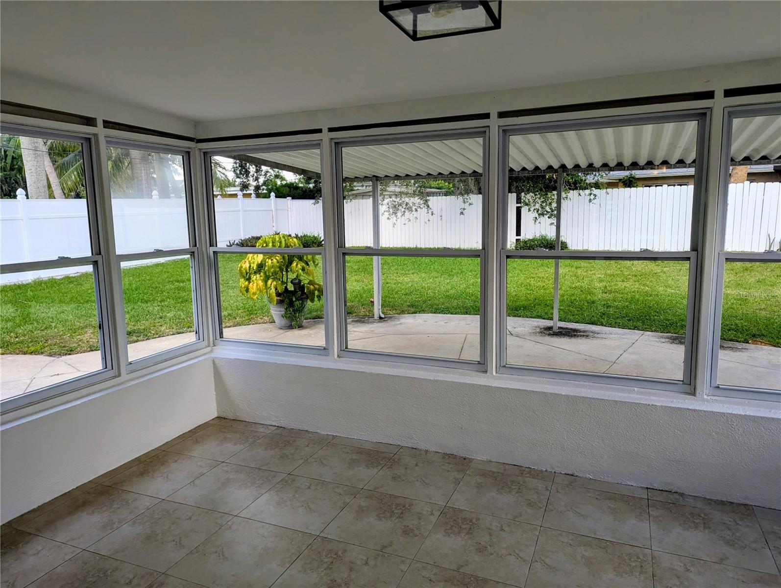 Image 14 of 18 For 1180 Eden Isle Boulevard Ne
