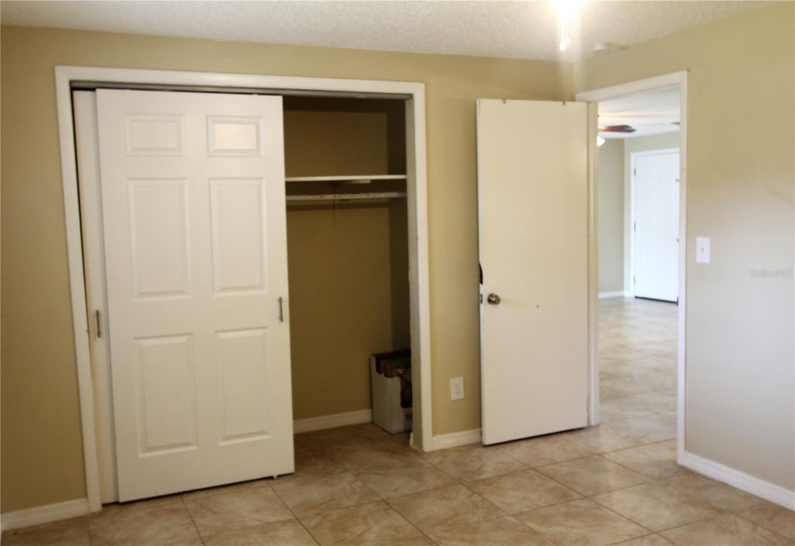 Listing photo id 1 for 38942 9th Avenue