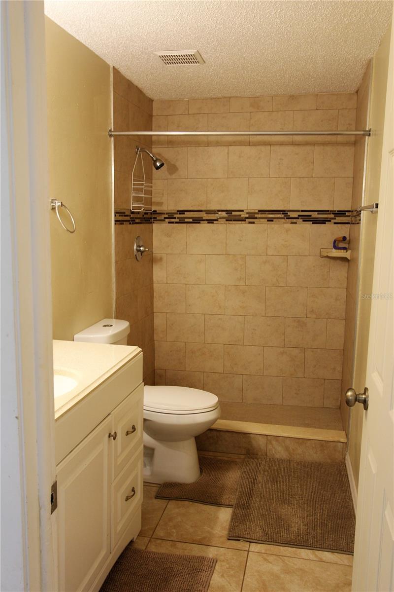 Listing photo id 4 for 38942 9th Avenue