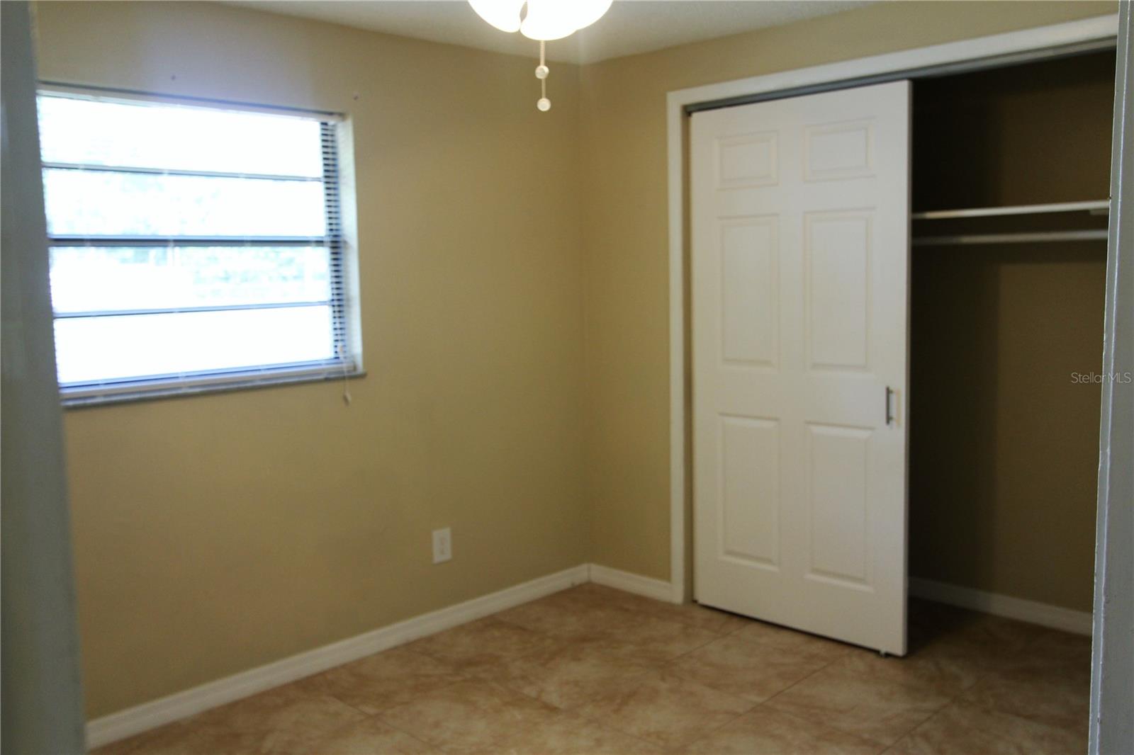Listing photo id 5 for 38942 9th Avenue