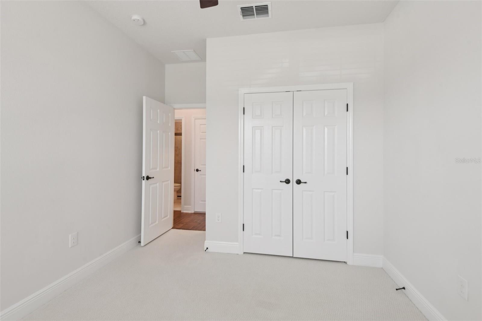 Image 17 of 31 For 13890 Kingfisher Glen Drive