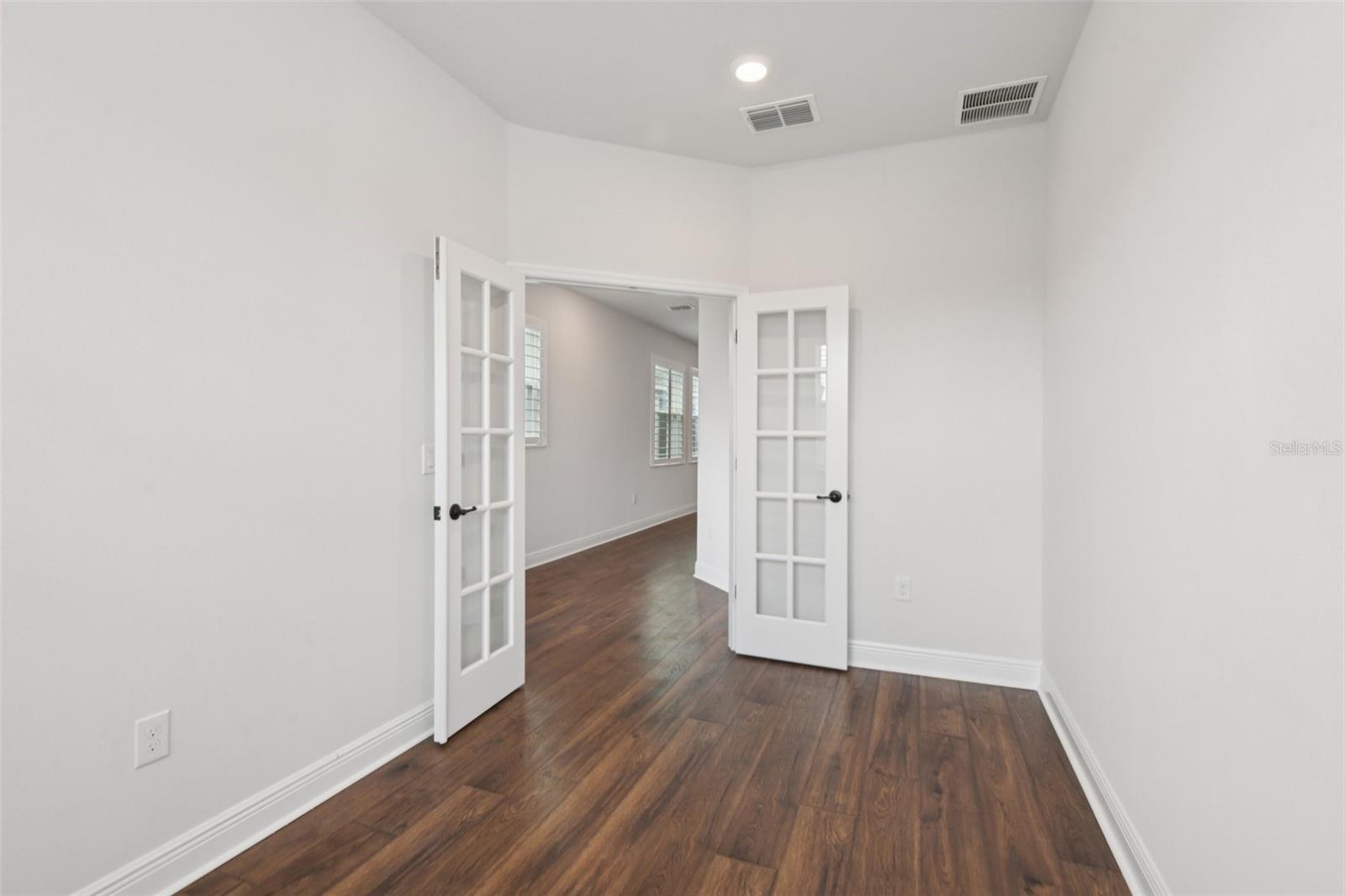 Image 22 of 31 For 13890 Kingfisher Glen Drive