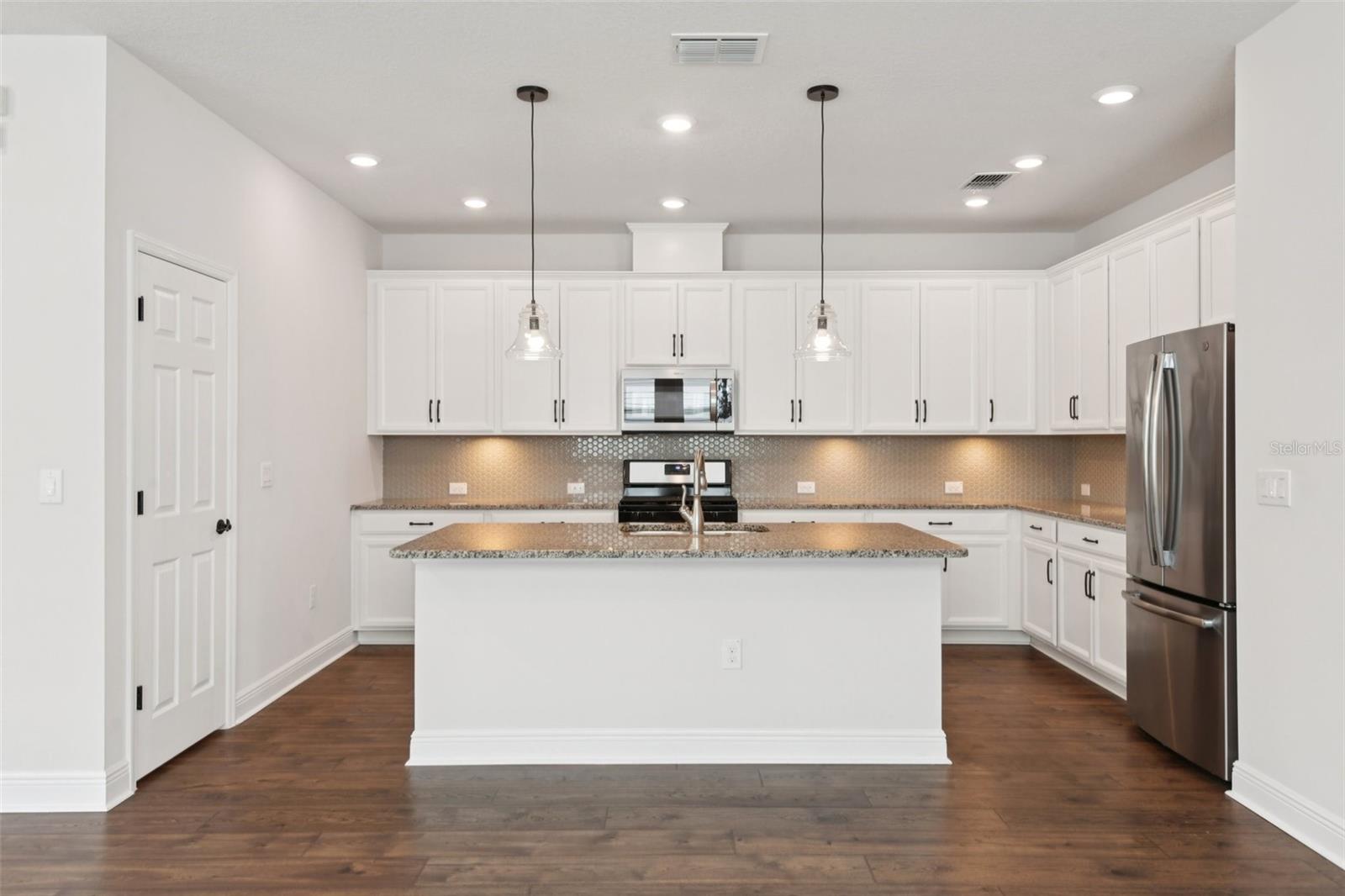 Image 5 of 31 For 13890 Kingfisher Glen Drive