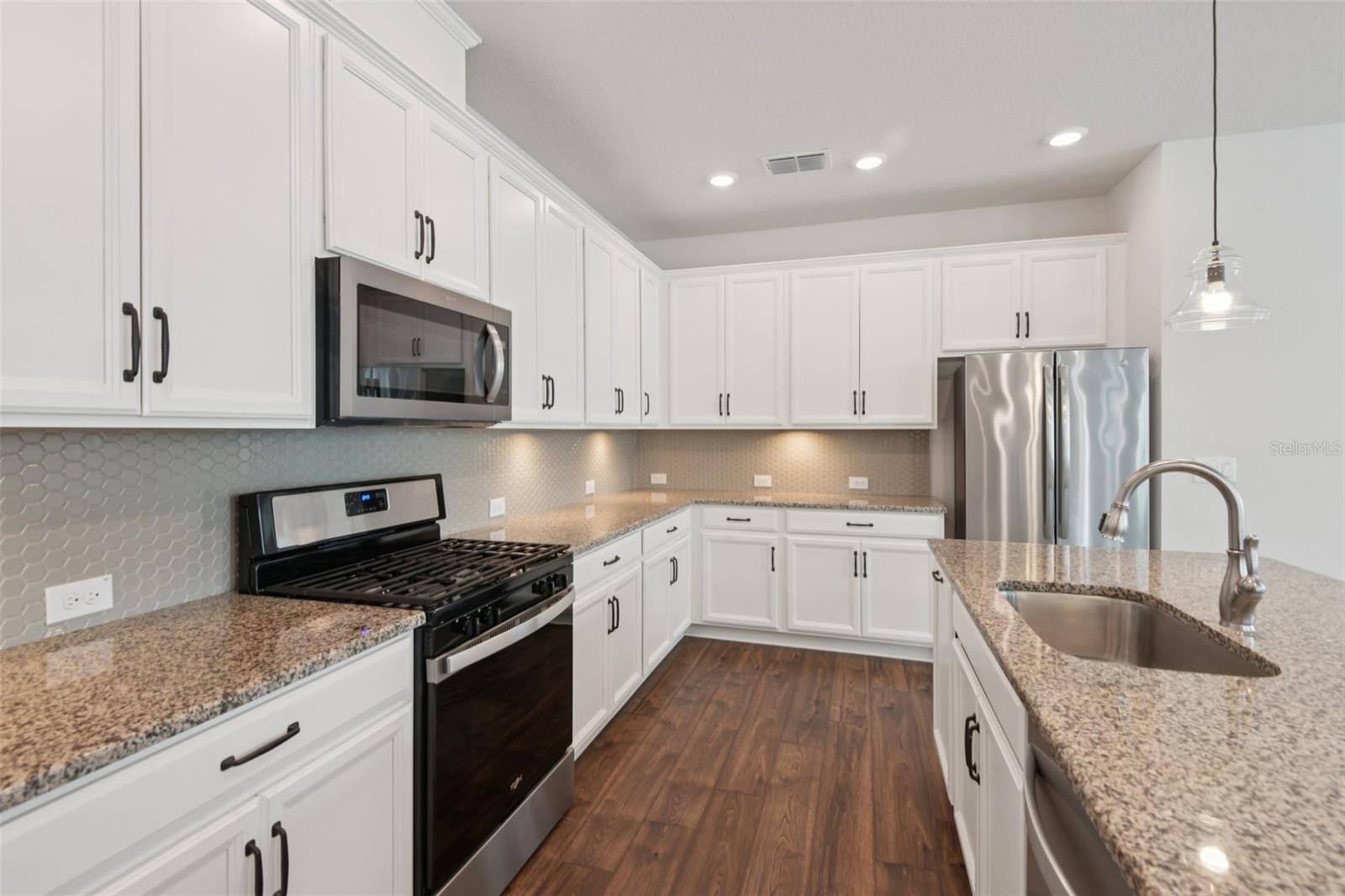 Image 7 of 31 For 13890 Kingfisher Glen Drive