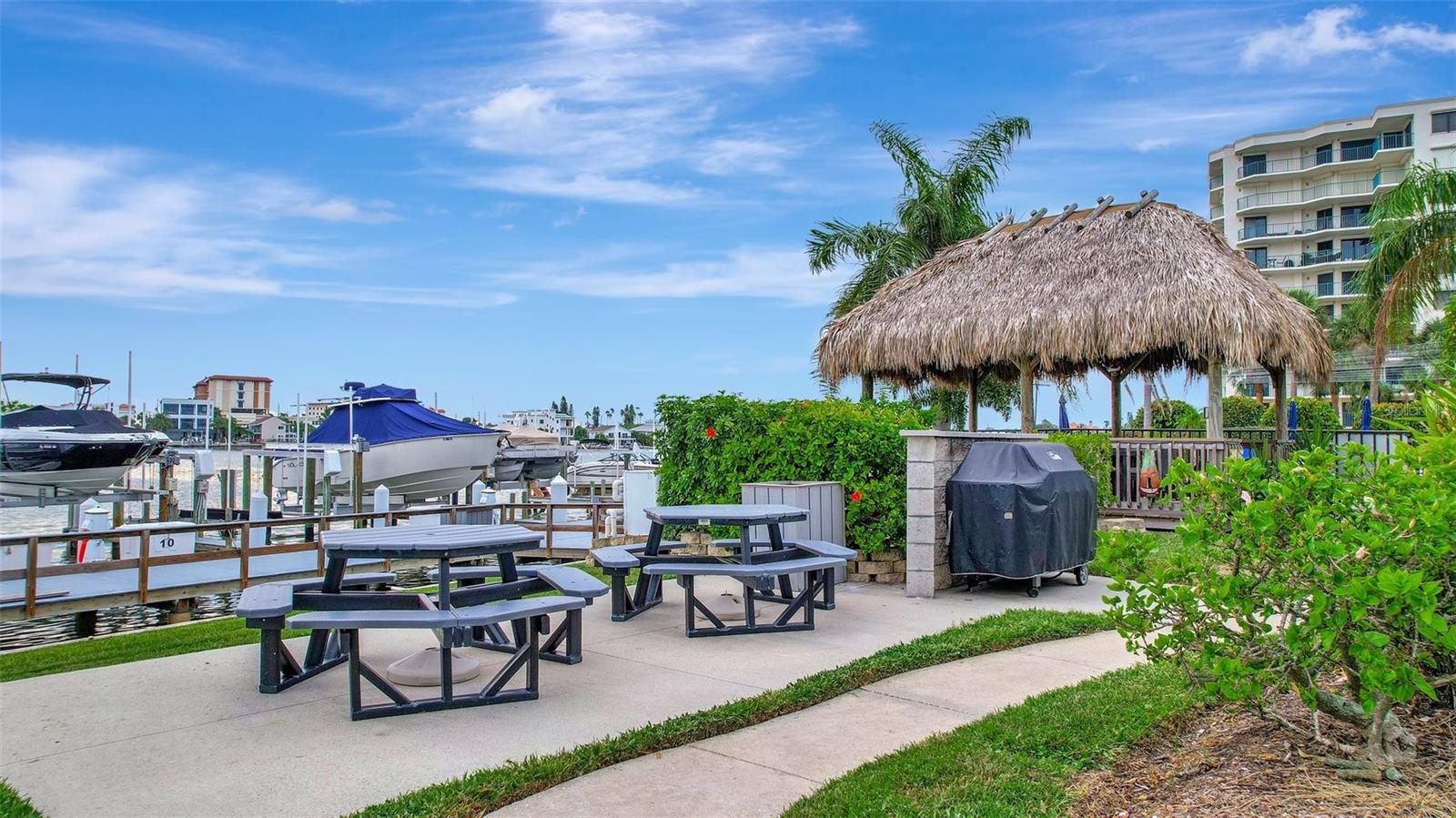 Image 41 of 46 For 660 Island Way 708